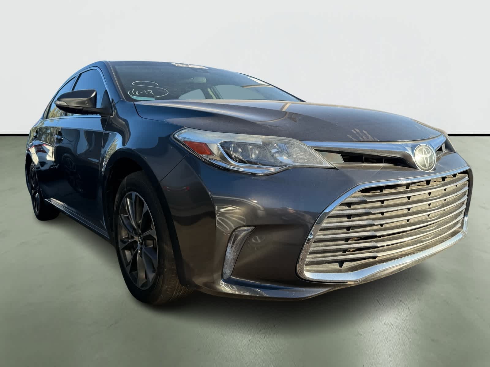 Thumbnail: 2018 Toyota Avalon - 5
