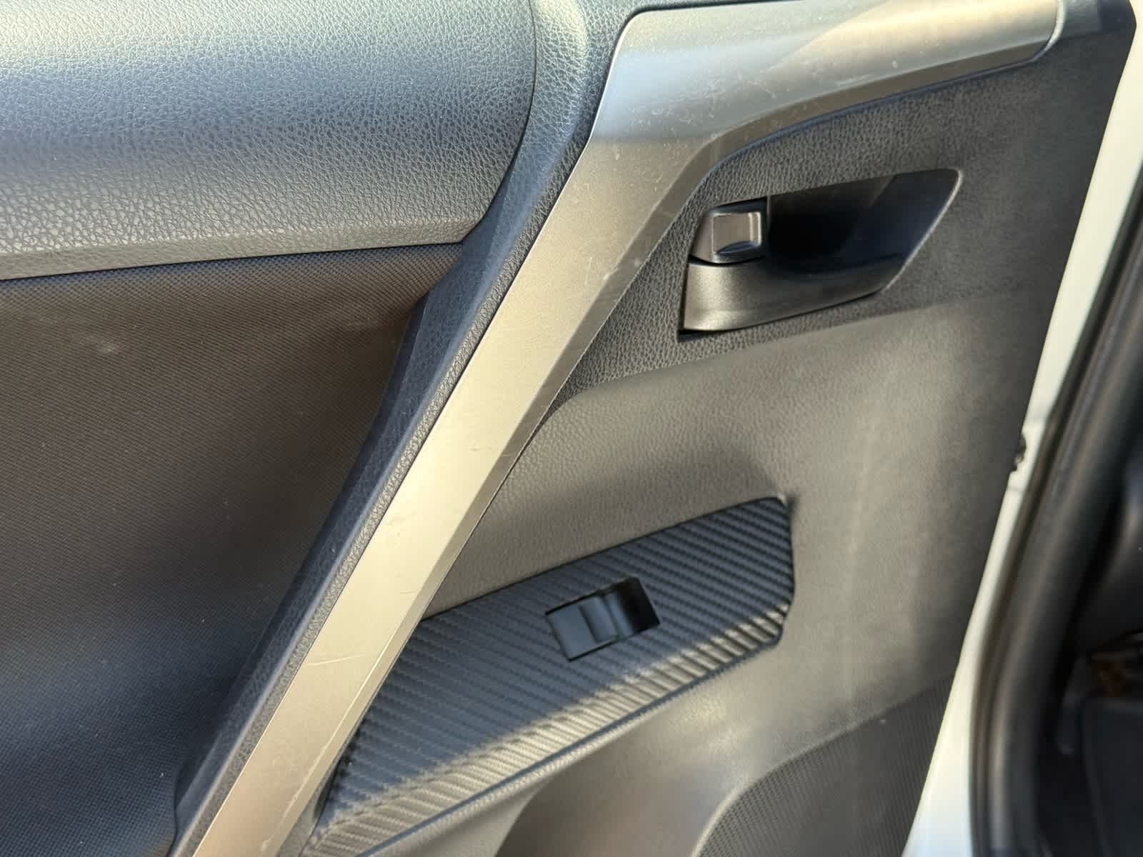 2013 Toyota RAV4 XLE 8