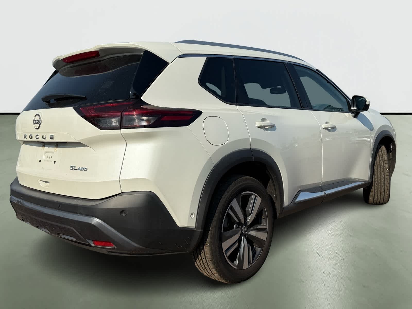 Thumbnail: 2023 Nissan Rogue - 4