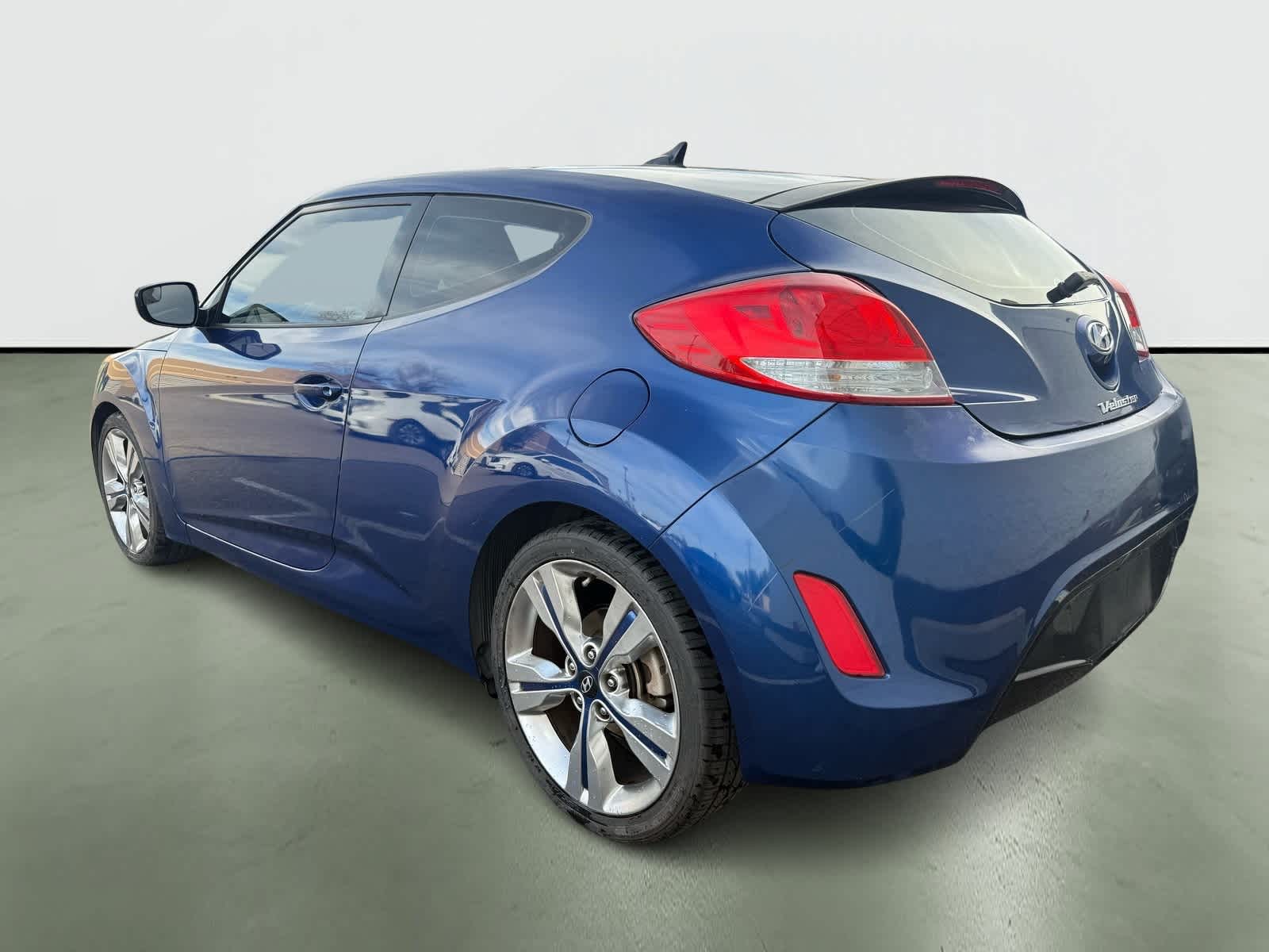 Thumbnail: 2017 Hyundai Veloster - 3
