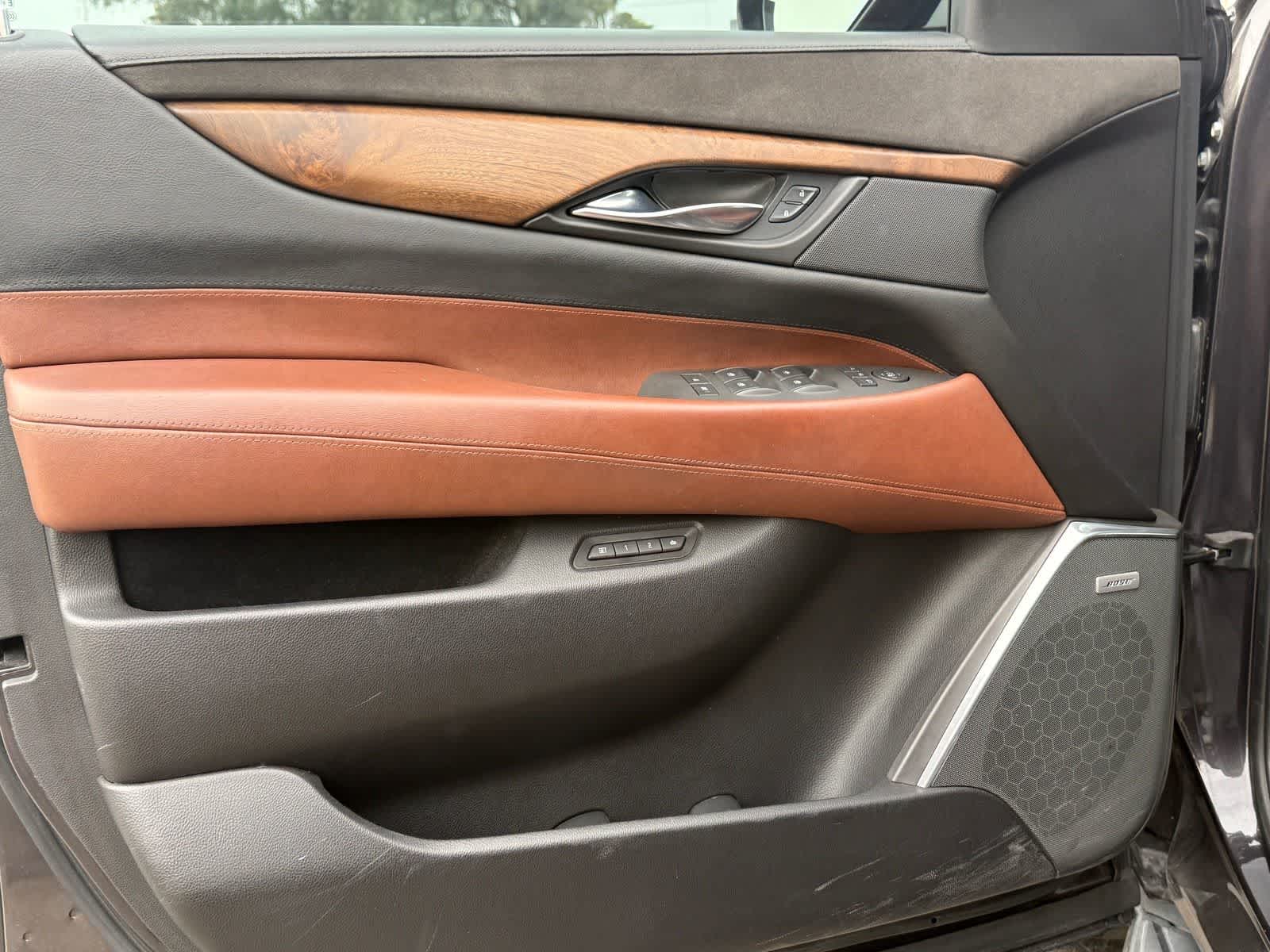 Thumbnail: 2016 Cadillac Escalade - 17