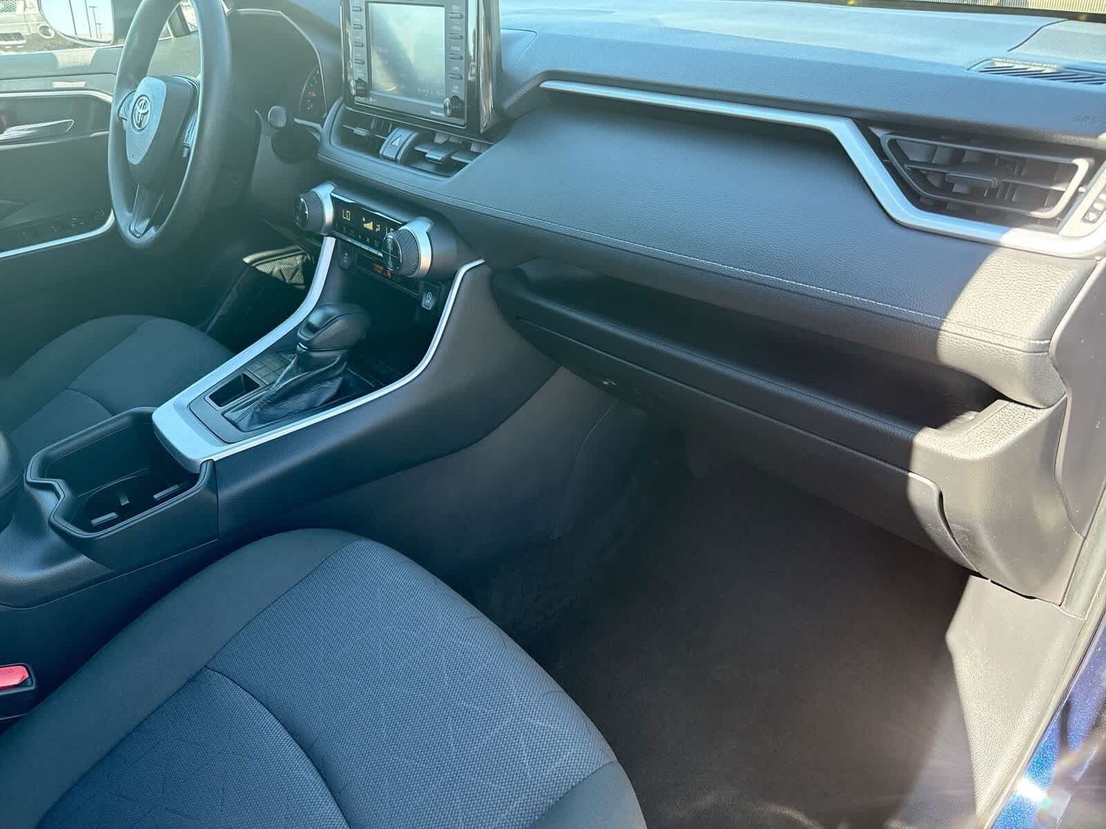 Thumbnail: 2022 Toyota RAV4 - 11