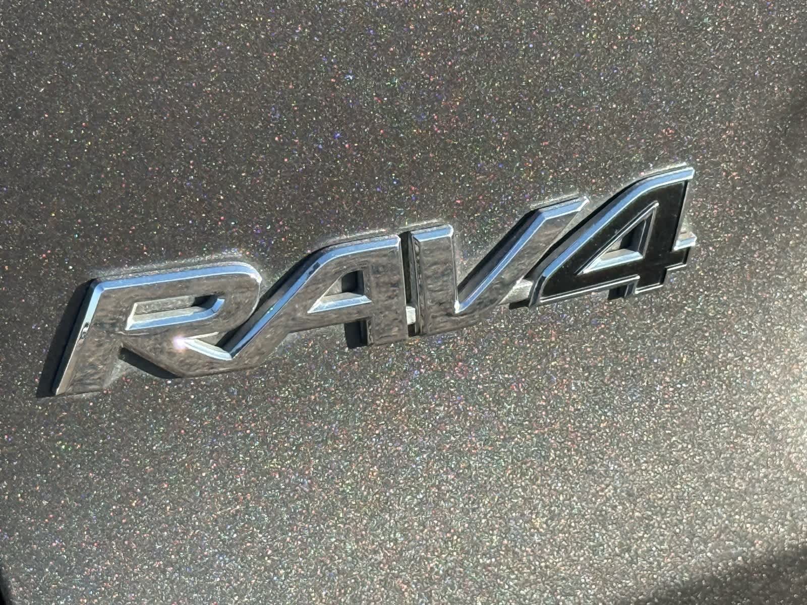 Thumbnail: 2021 Toyota RAV4 - 8