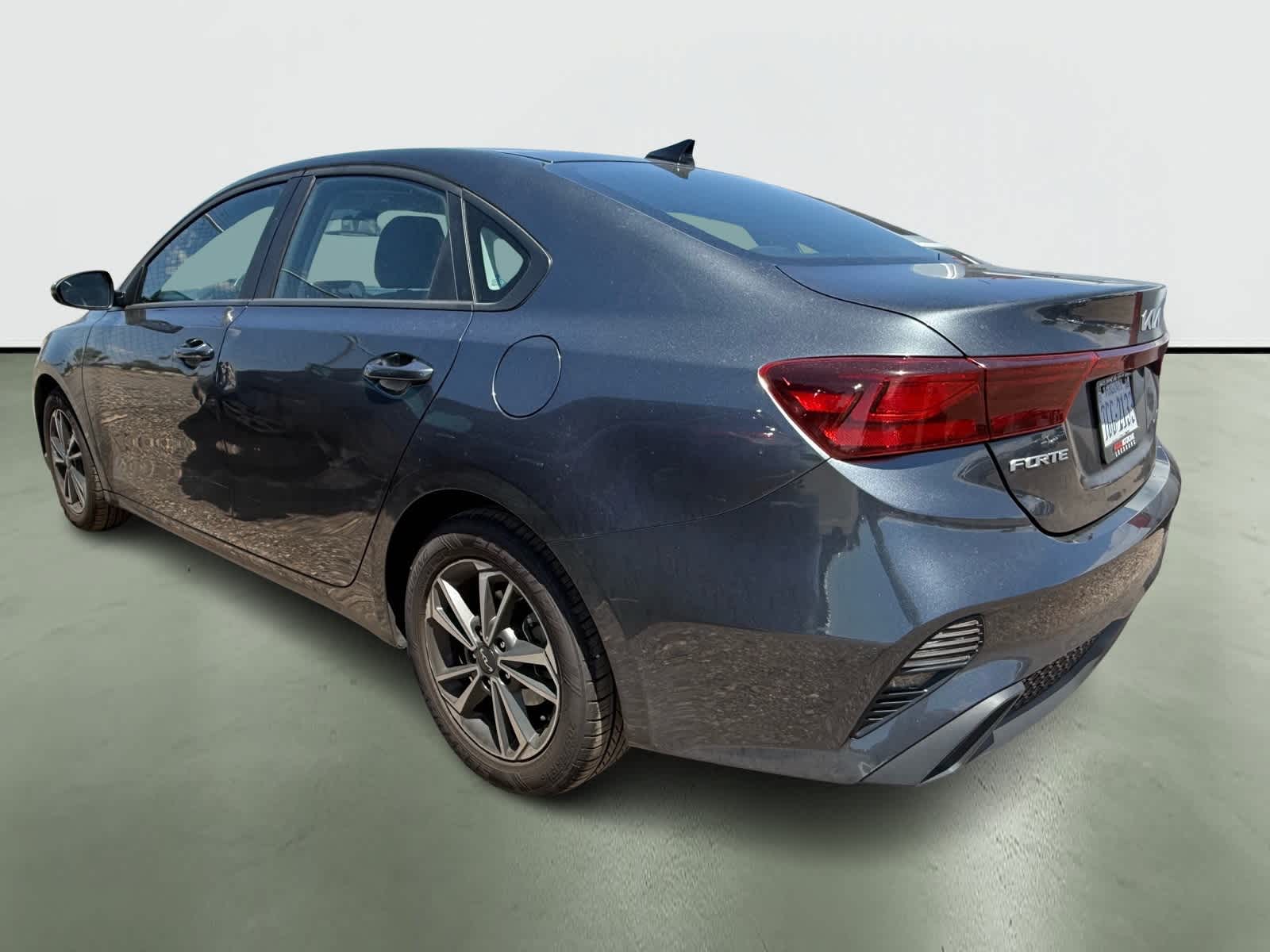 Thumbnail: 2024 Kia Forte - 3