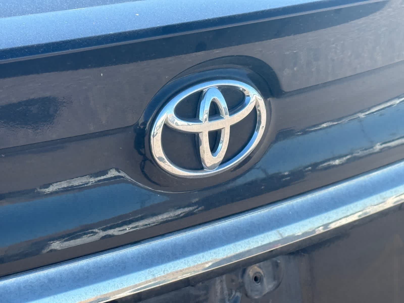 Thumbnail: 2017 Toyota Camry - 12
