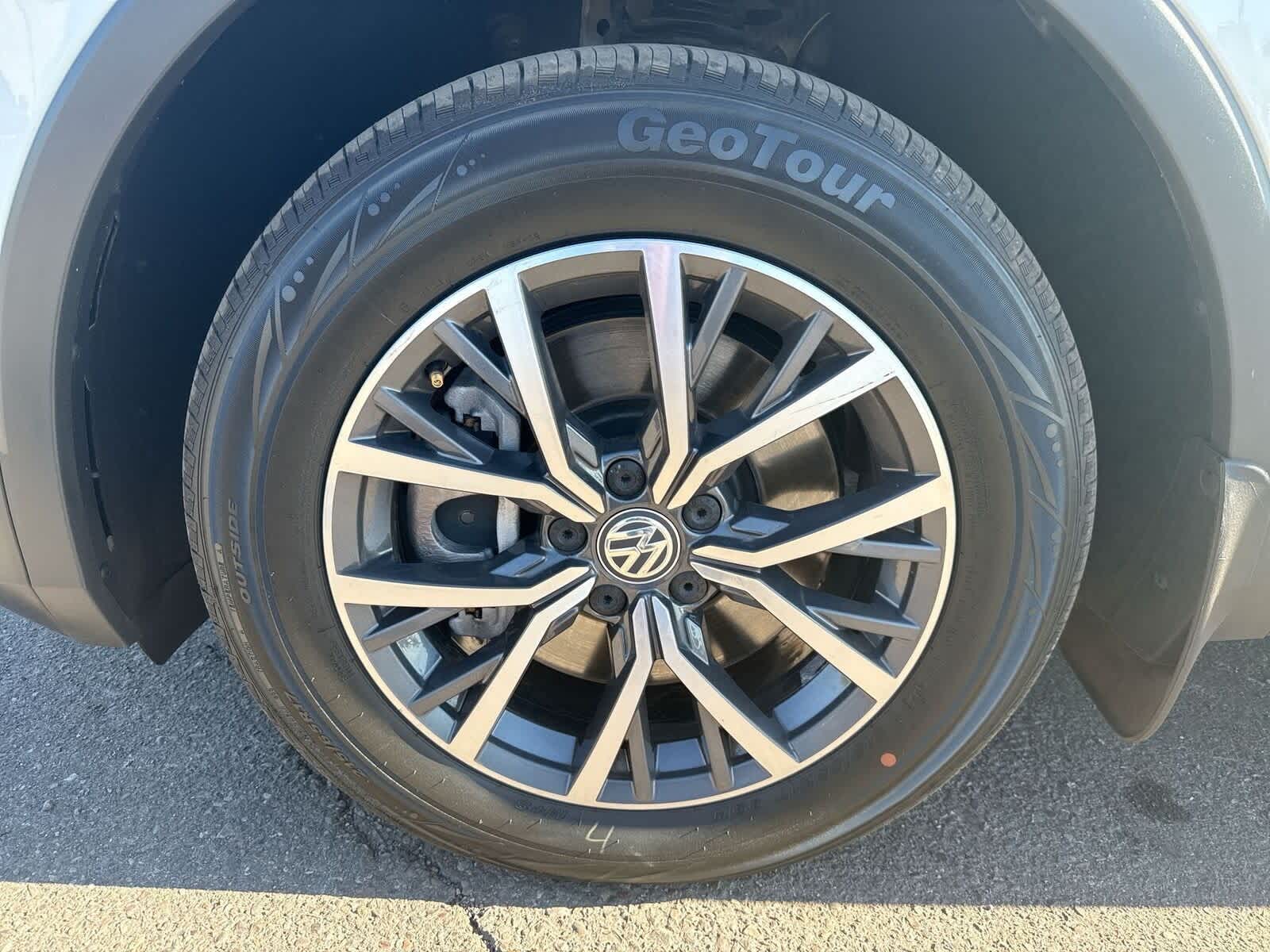 Thumbnail: 2019 Volkswagen Tiguan - 10
