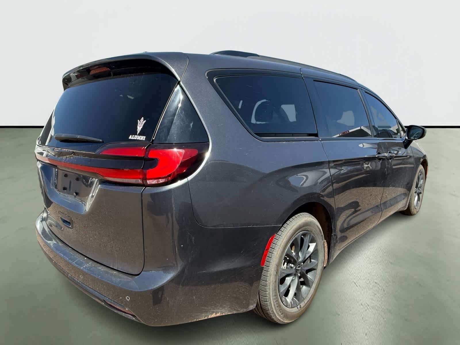 Thumbnail: 2021 Chrysler Pacifica - 4
