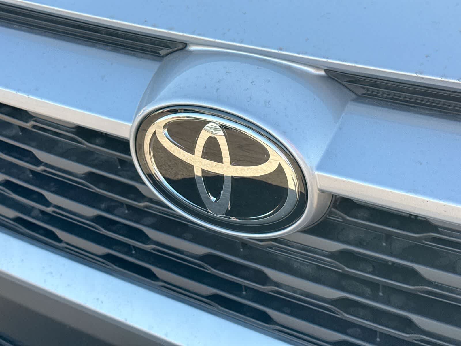 Thumbnail: 2025 Toyota RAV4 - 32