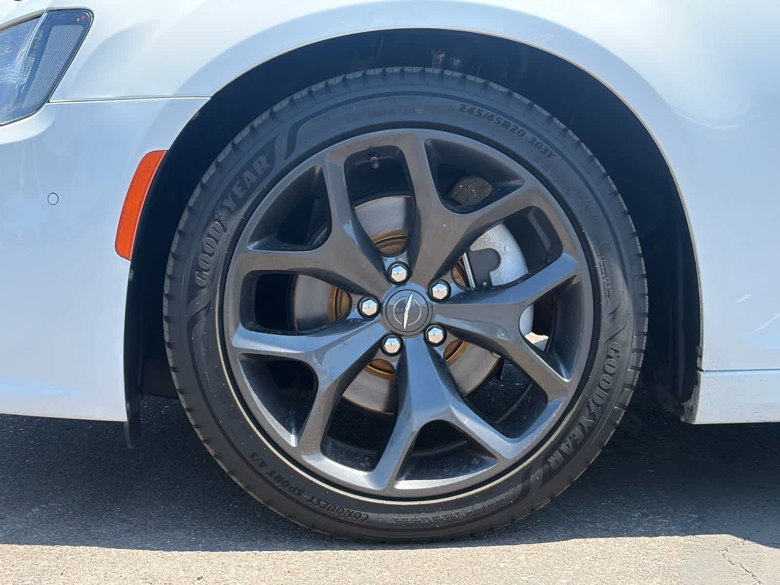 Thumbnail: 2021 Chrysler 300 - 10