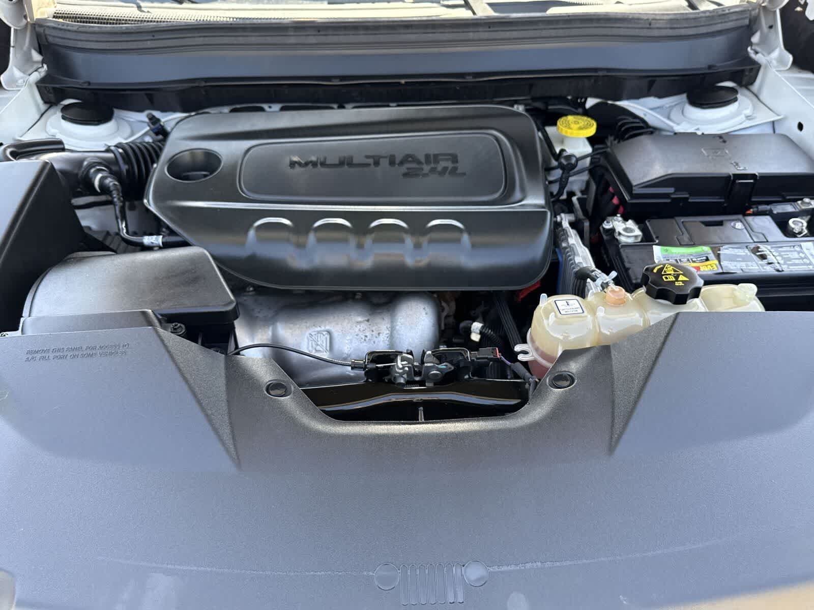 Thumbnail: 2019 Jeep Cherokee - 32