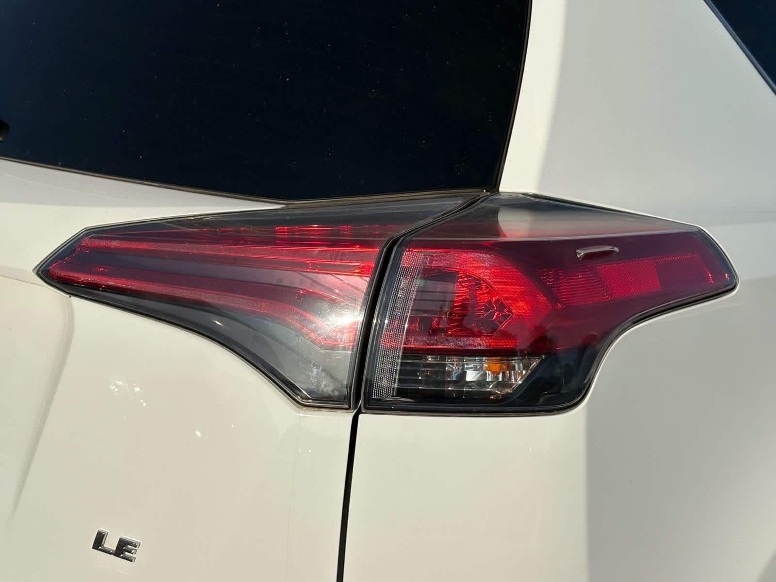 Thumbnail: 2018 Toyota RAV4 - 13