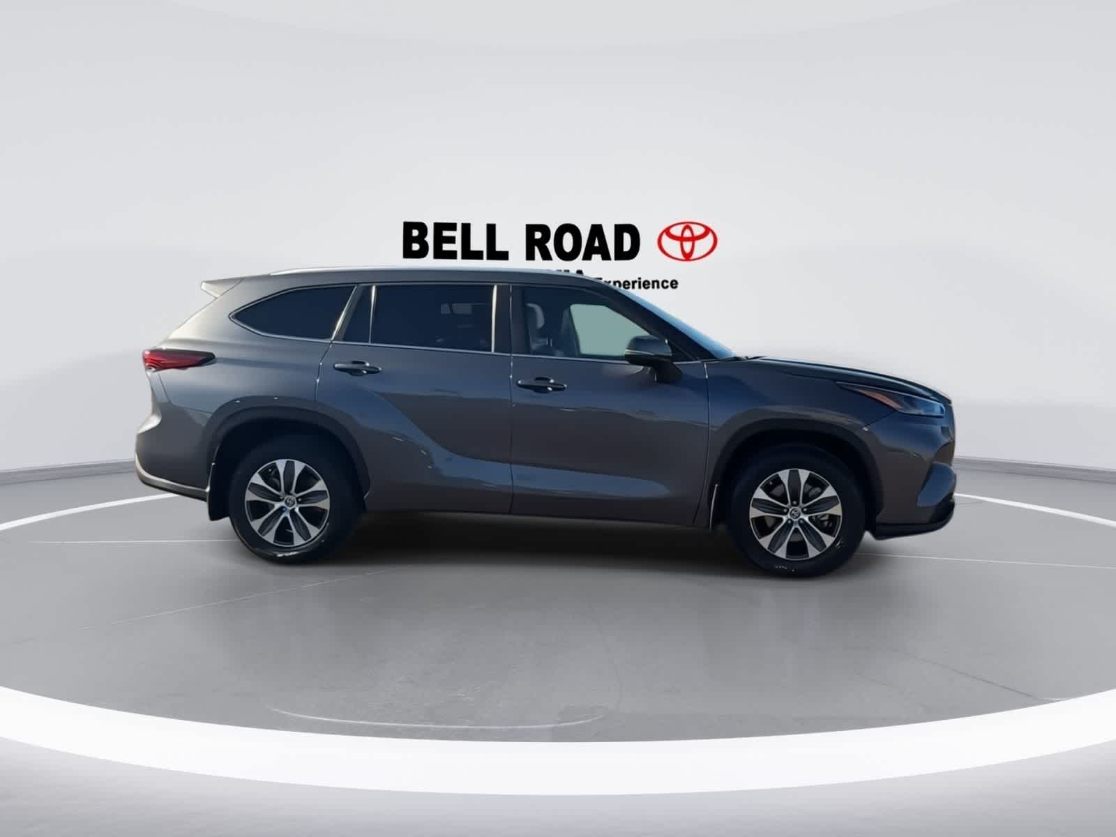 Thumbnail: 2023 Toyota Highlander - 10