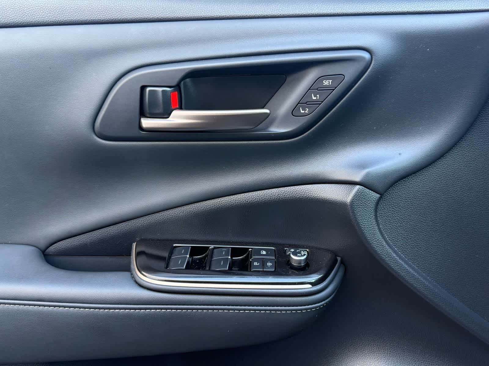 Thumbnail: 2025 Toyota Crown Signia - 11