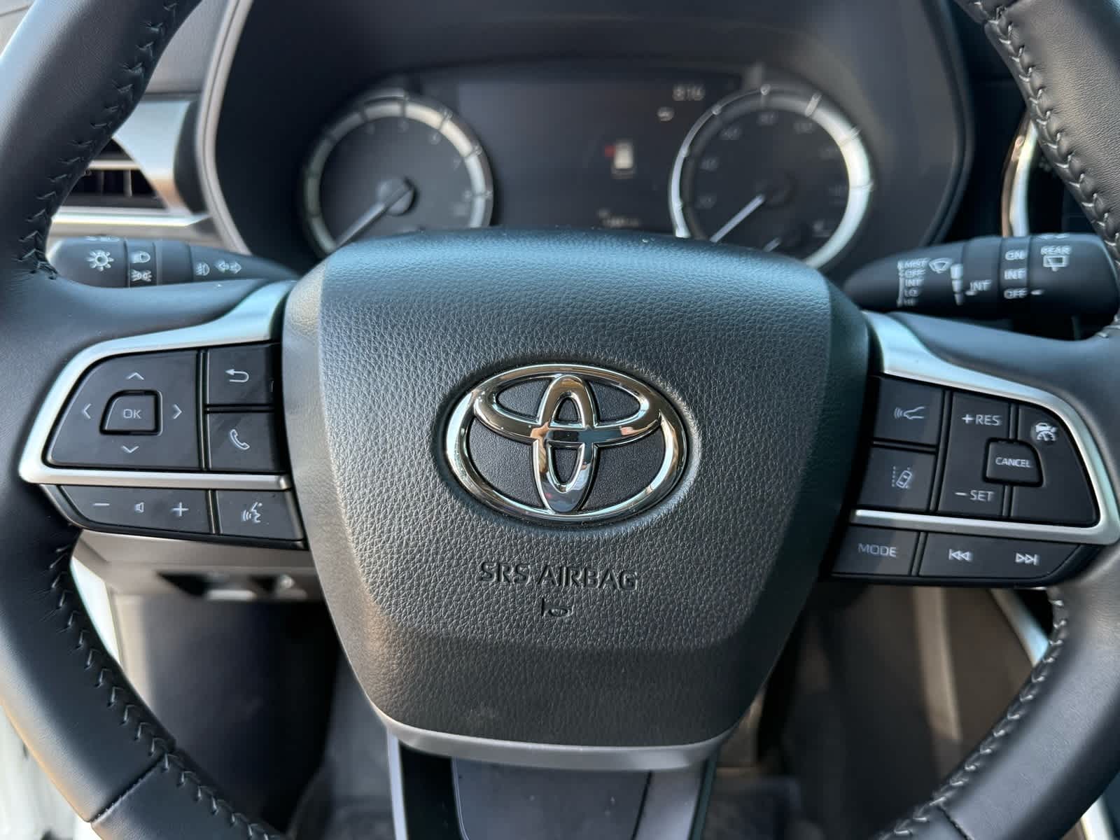 Thumbnail: 2024 Toyota Highlander - 18