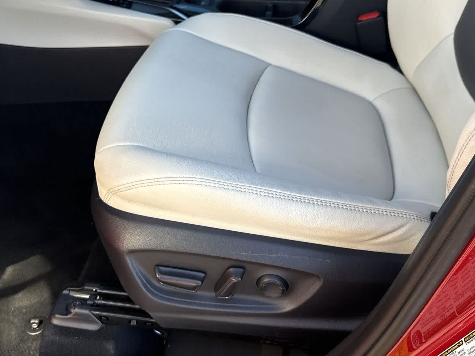 Thumbnail: 2023 Toyota Corolla Cross - 18