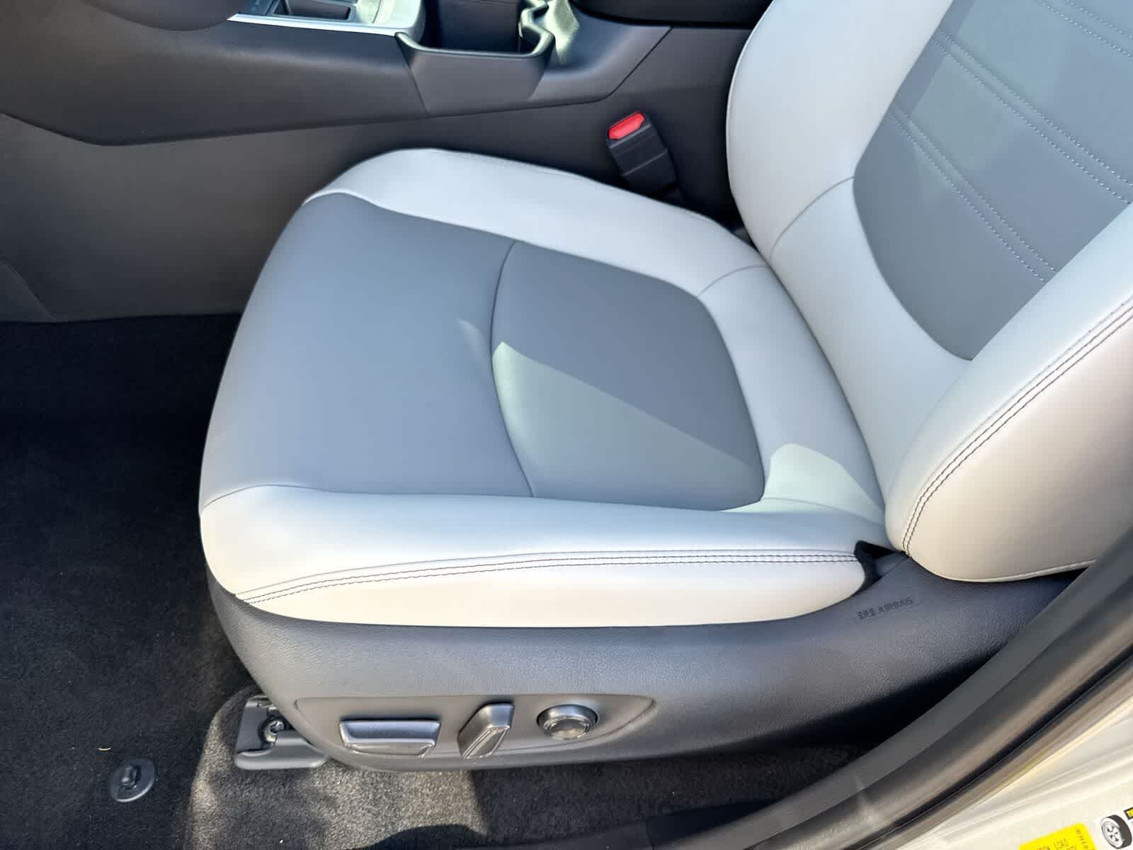 Thumbnail: 2025 Toyota RAV4 - 18