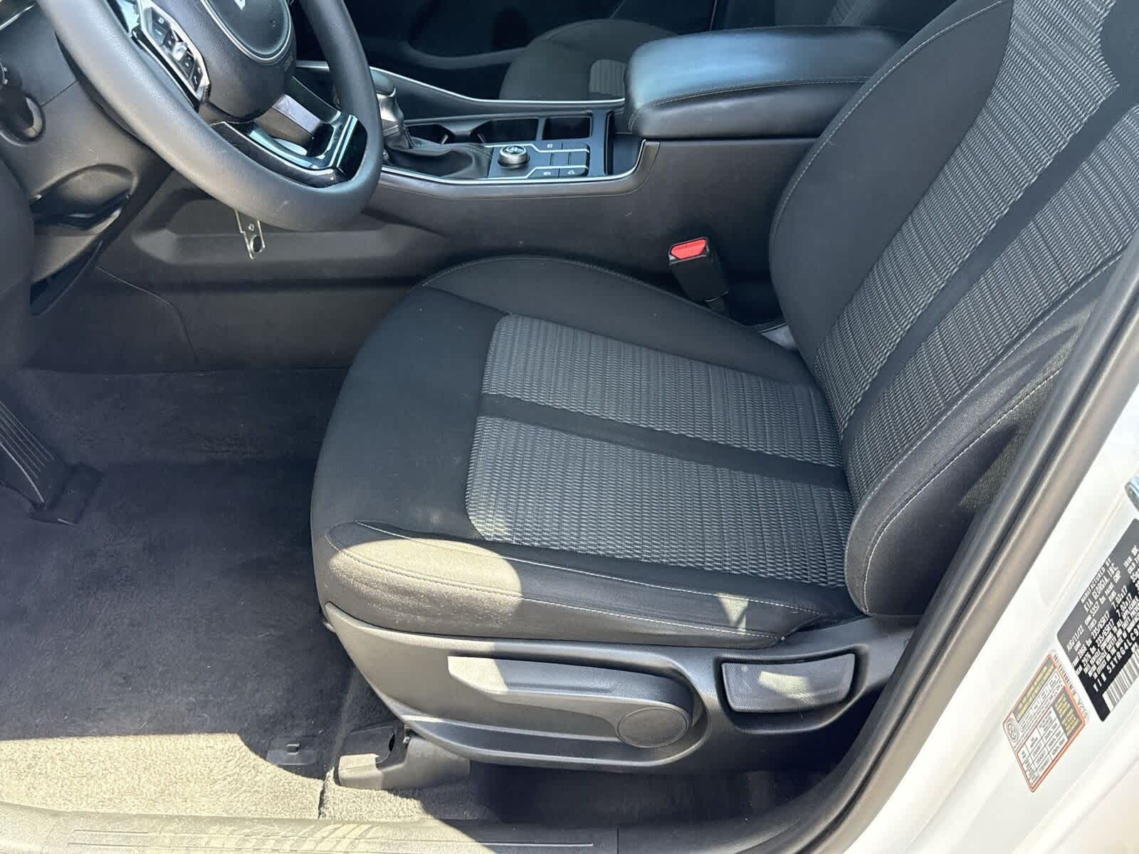 2022 Kia Sorento LX 18