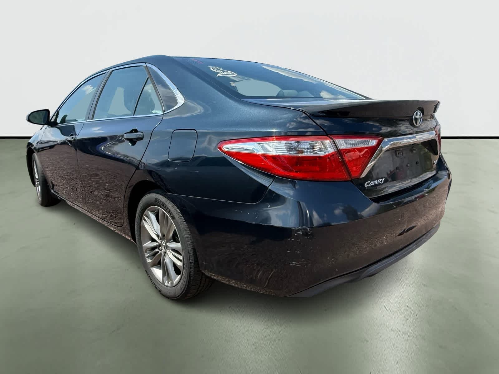 Thumbnail: 2015 Toyota Camry - 3