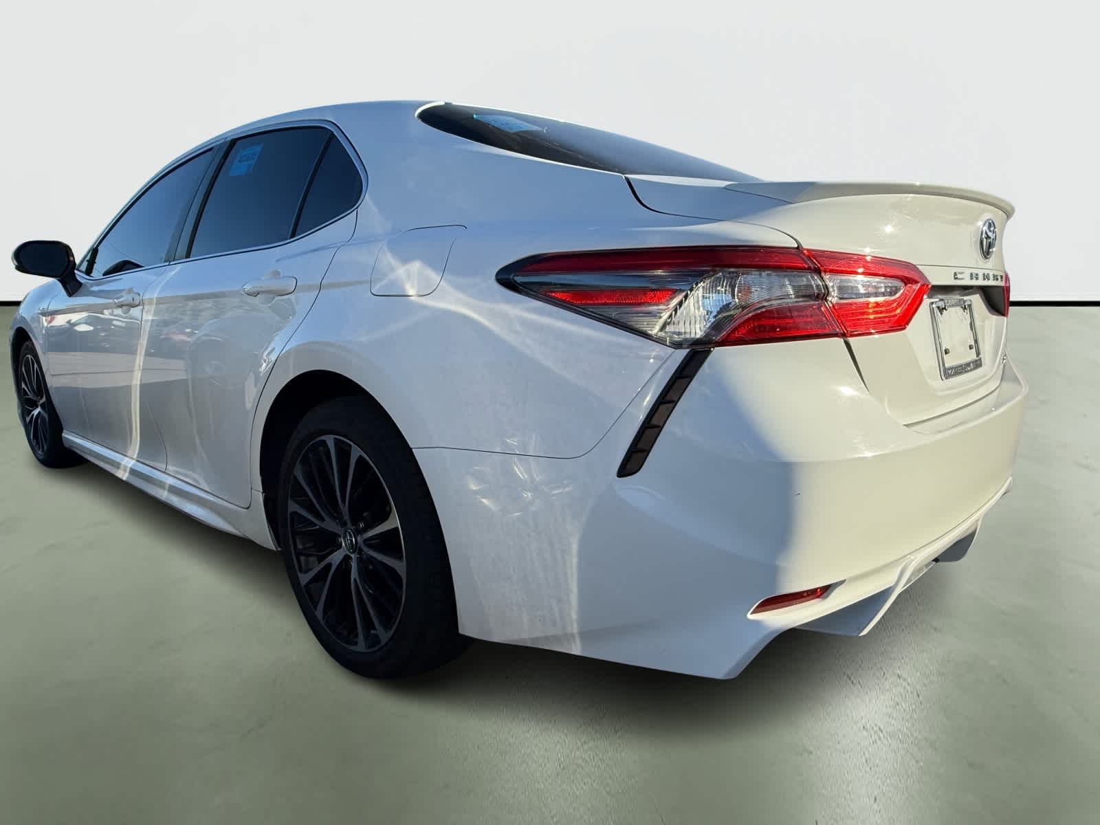 Thumbnail: 2018 Toyota Camry - 3