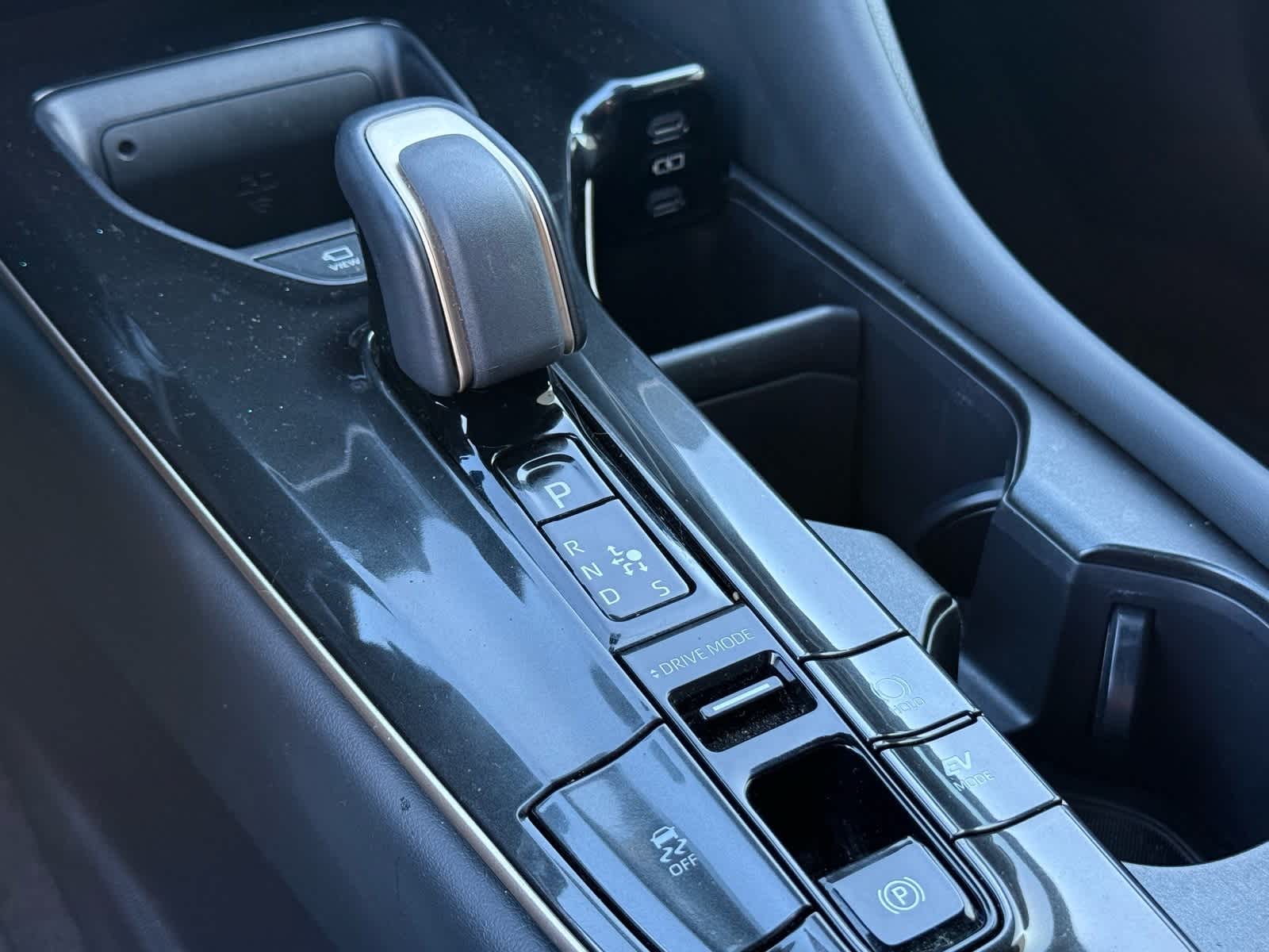 Thumbnail: 2025 Toyota Crown Signia - 14