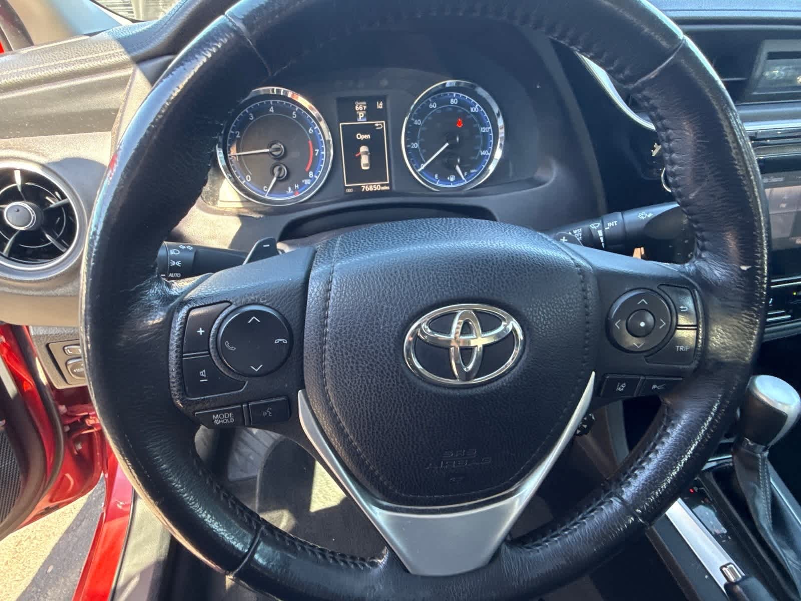 Thumbnail: 2018 Toyota Corolla - 15