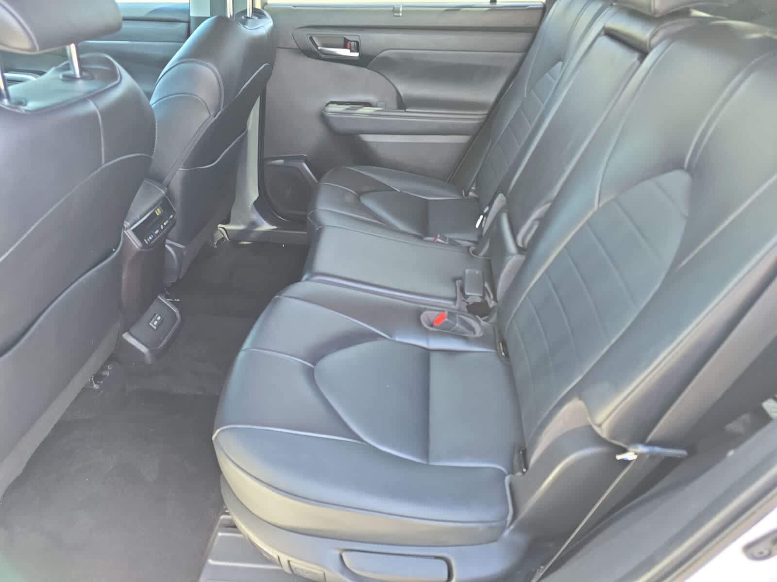 Thumbnail: 2022 Toyota Highlander - 15