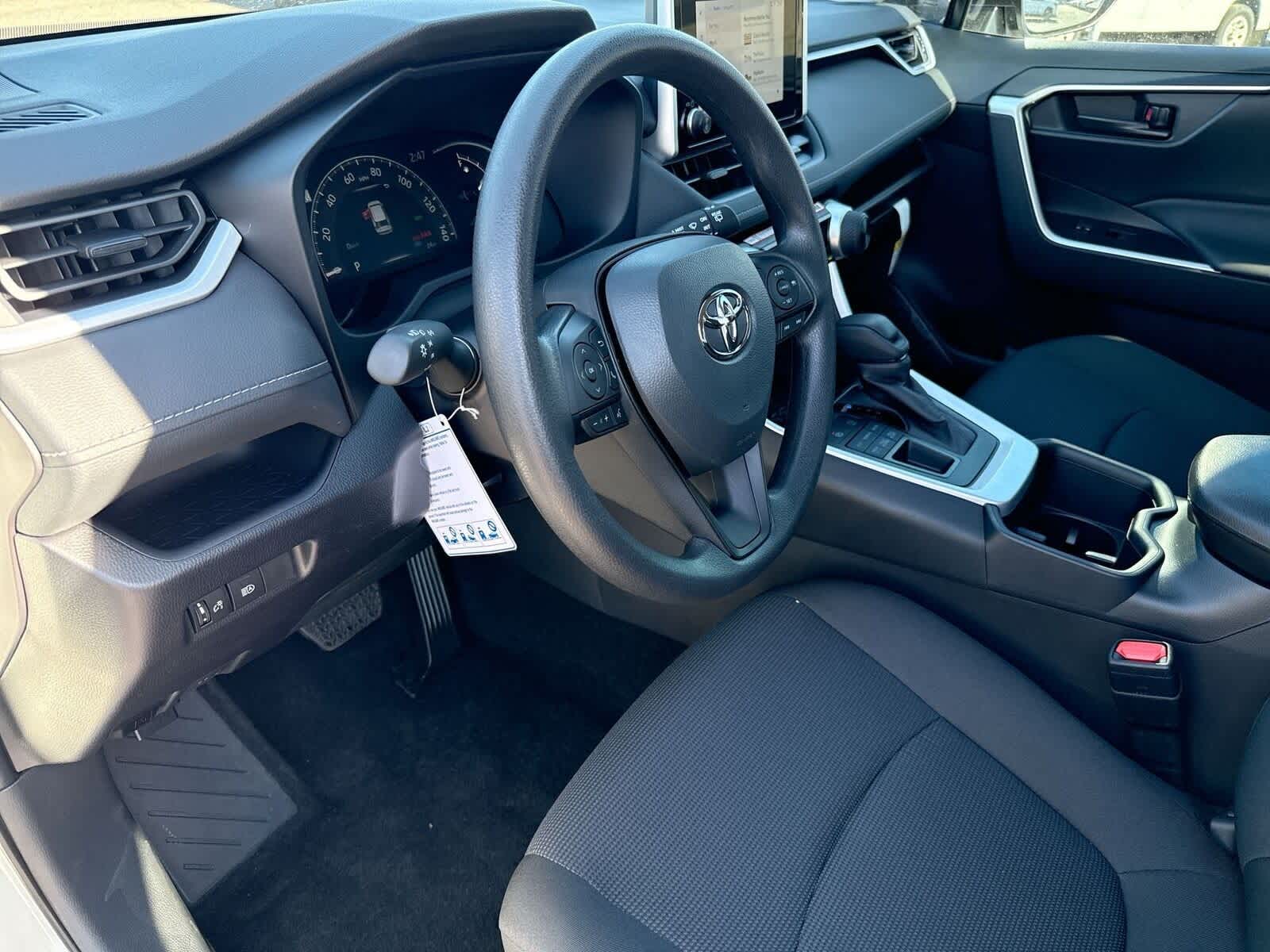 Thumbnail: 2025 Toyota RAV4 - 16