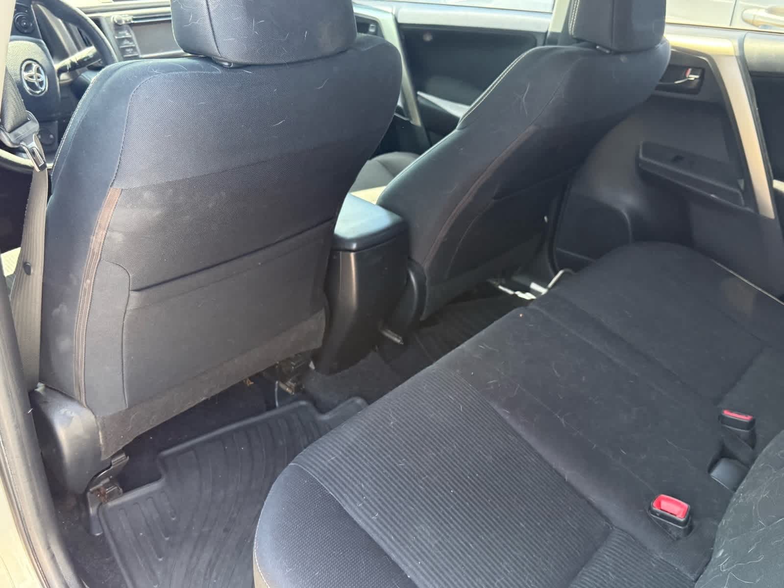 2013 Toyota RAV4 XLE 9