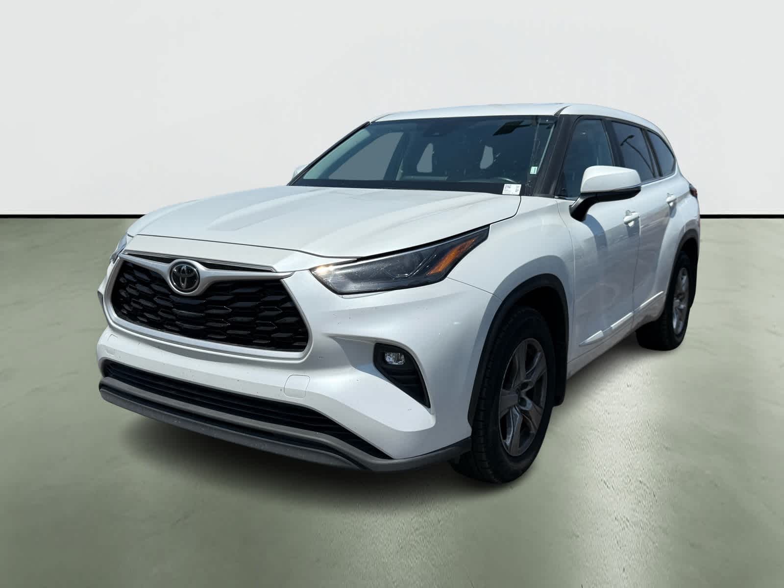 2023 Toyota Highlander LE 2