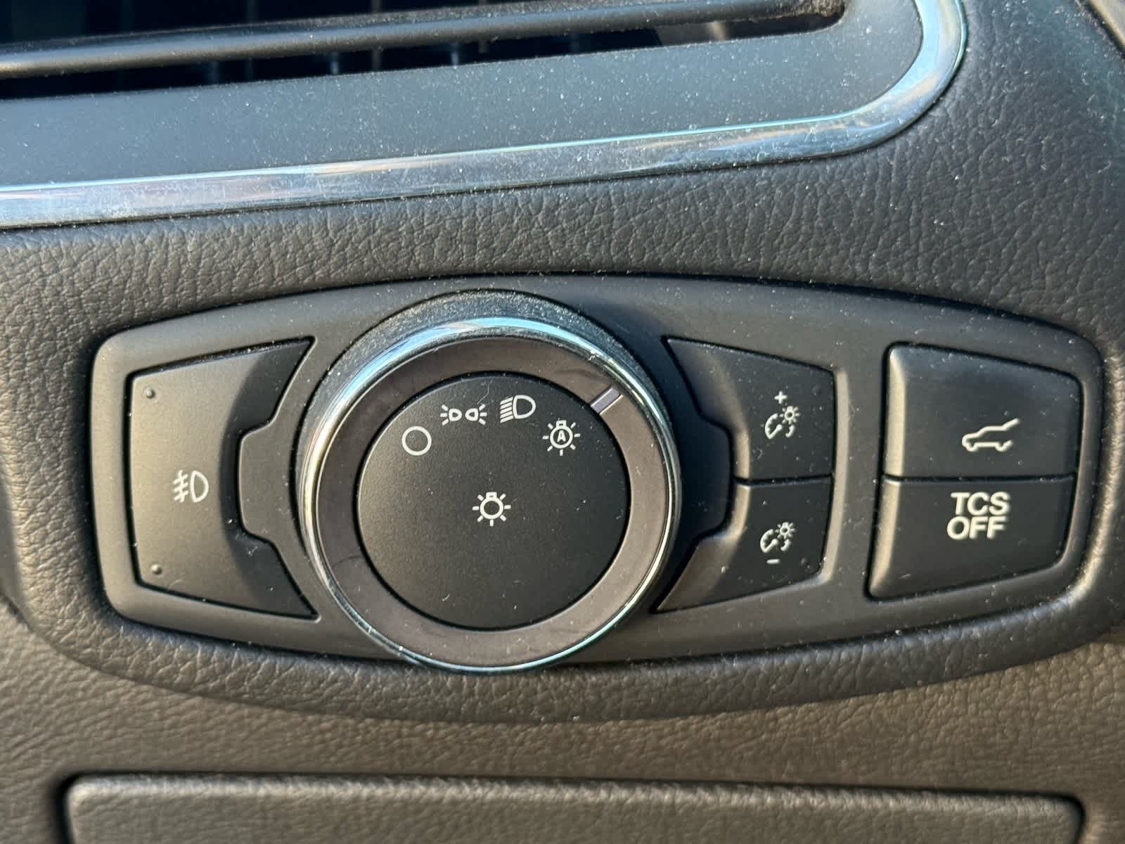 Thumbnail: 2019 Ford Edge - 13