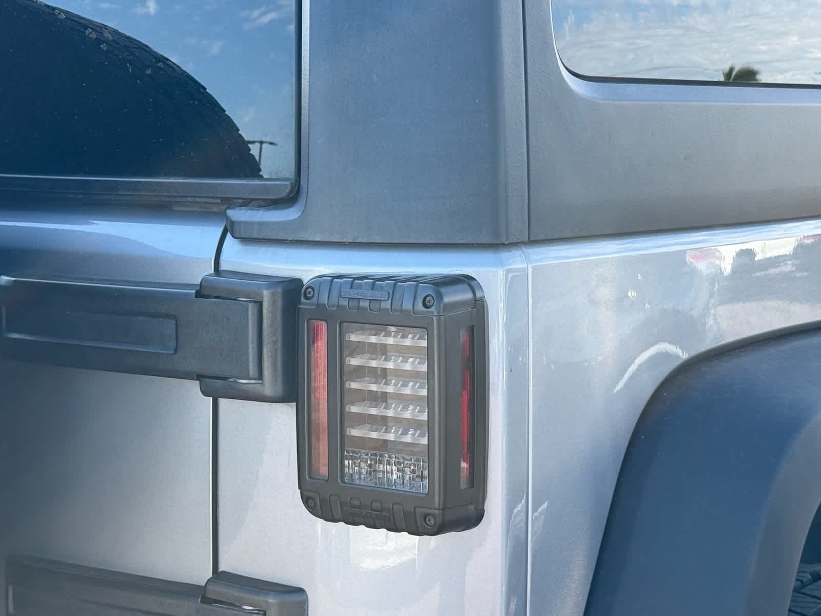 Thumbnail: 2014 Jeep Wrangler - 17