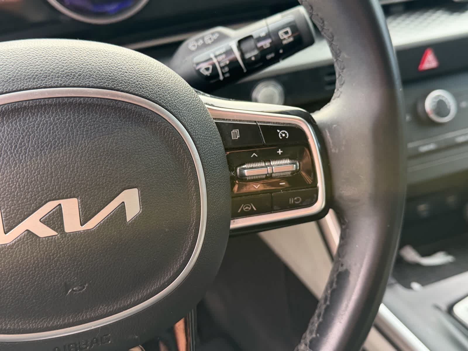 Thumbnail: 2022 Kia Carnival - 13