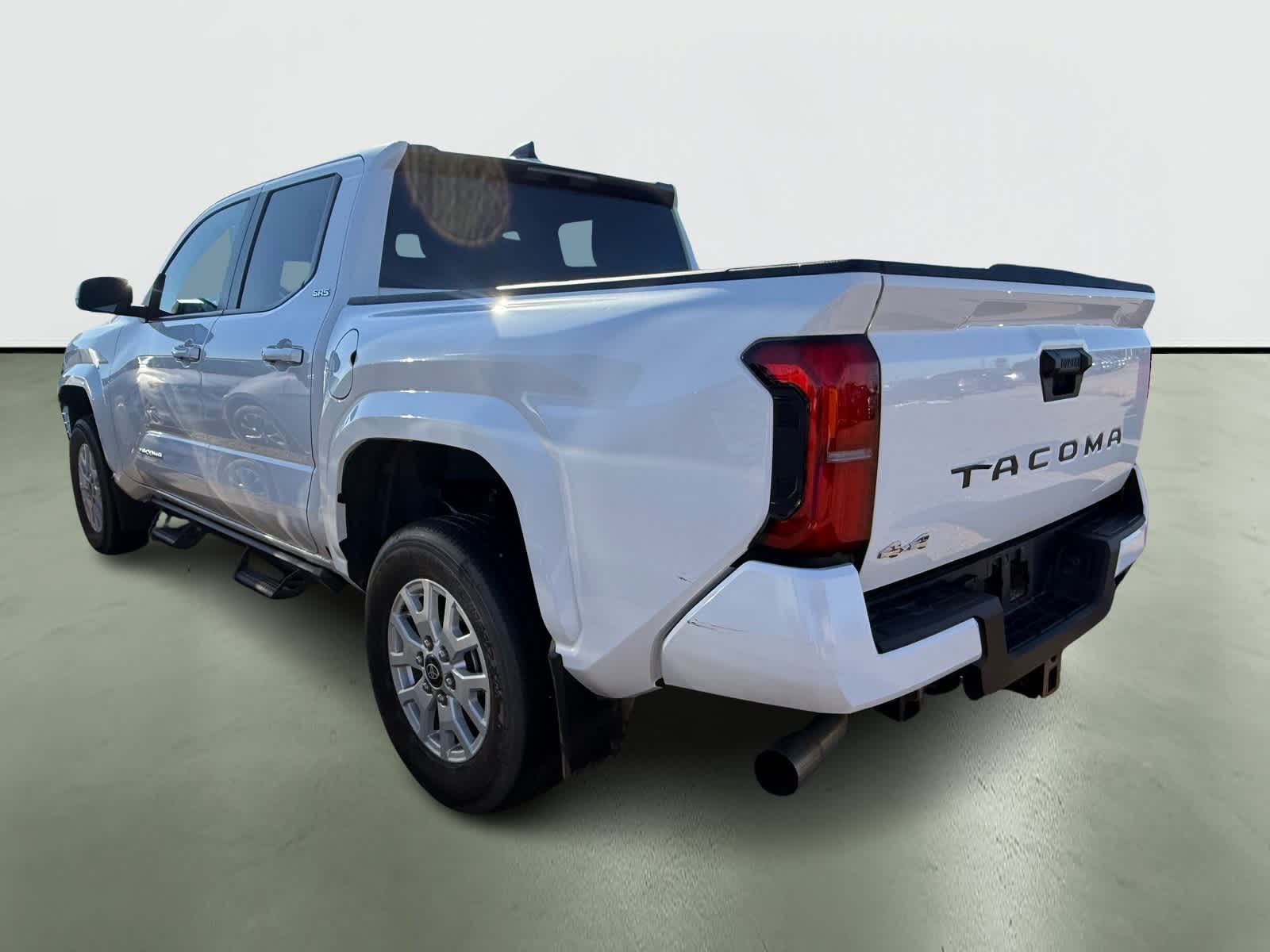 Thumbnail: 2024 Toyota Tacoma - 3