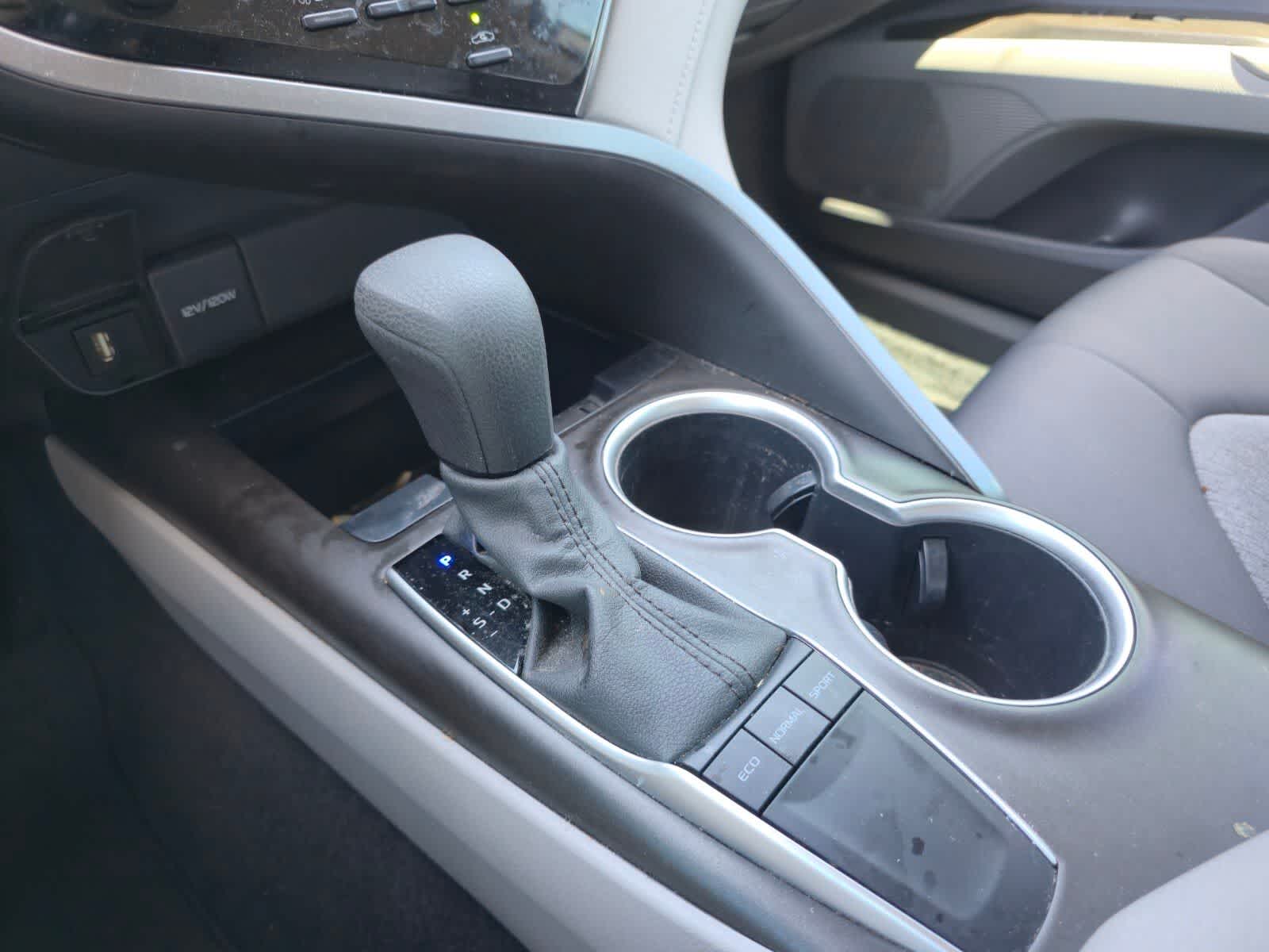 Thumbnail: 2022 Toyota Camry - 17
