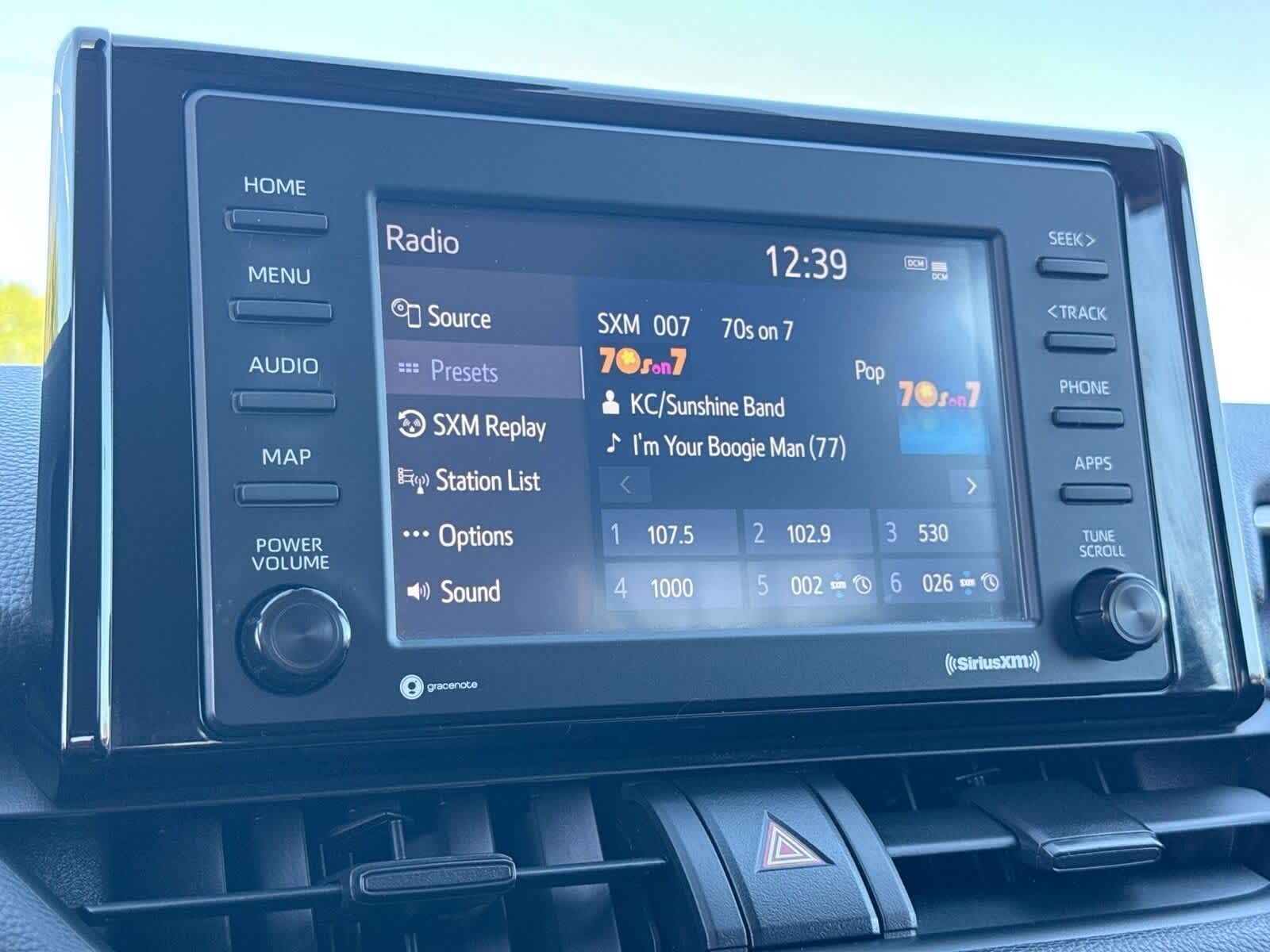 Thumbnail: 2022 Toyota RAV4 - 19