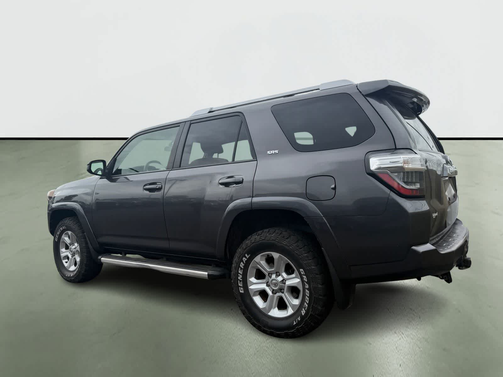 Thumbnail: 2015 Toyota 4Runner - 3