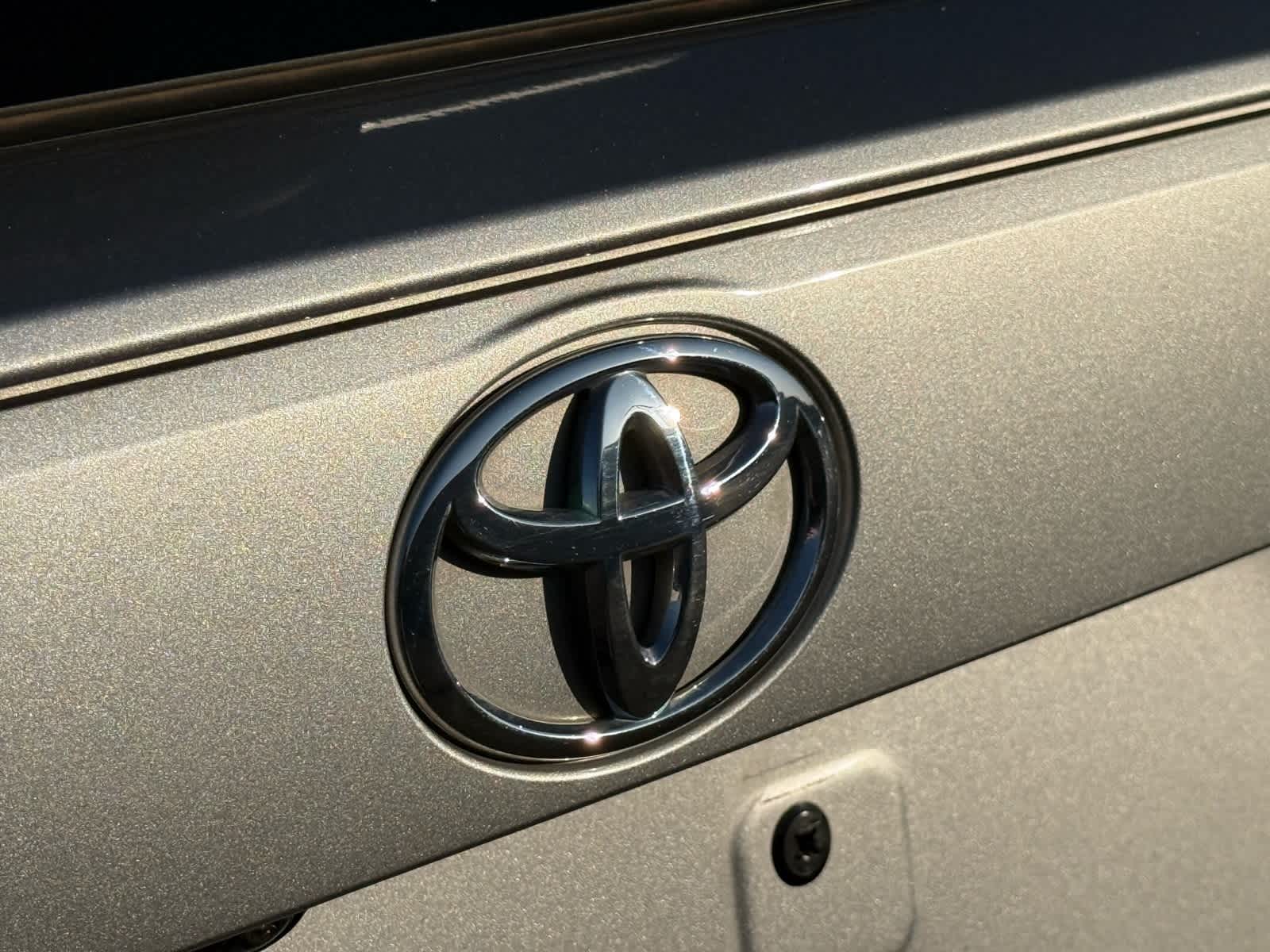 Thumbnail: 2022 Toyota RAV4 - 7