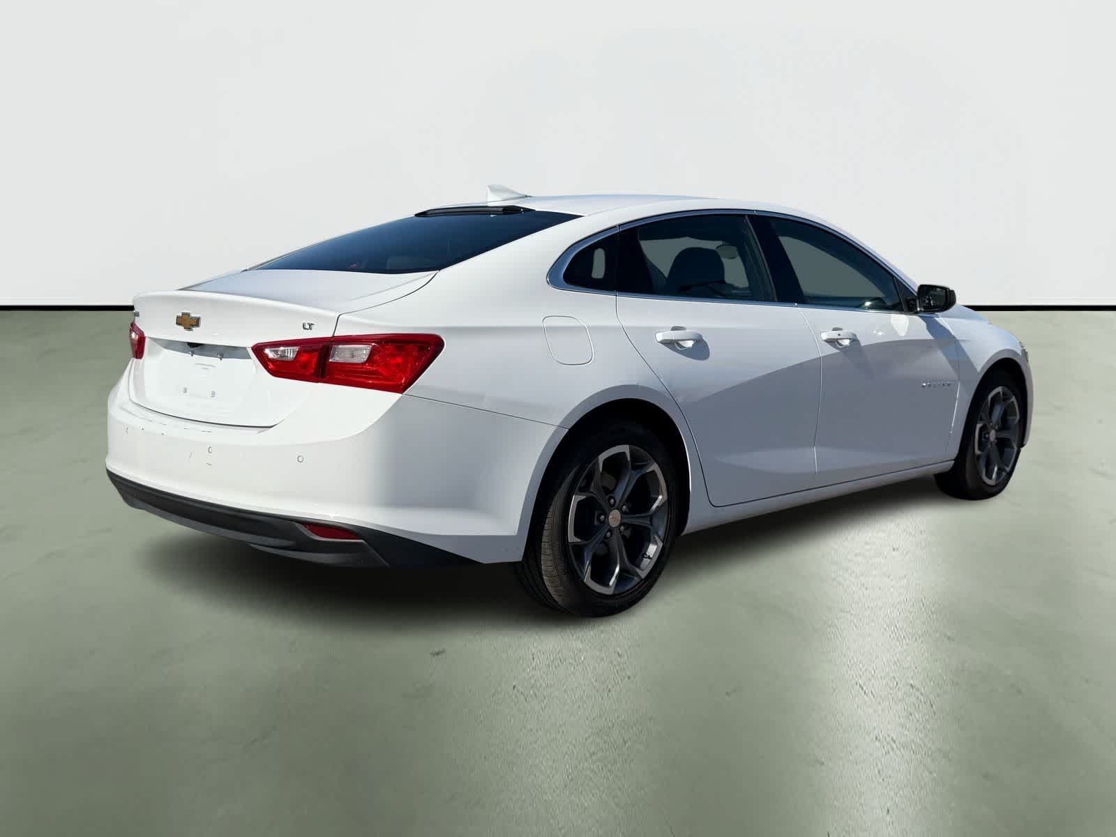 Thumbnail: 2024 Chevrolet Malibu - 5