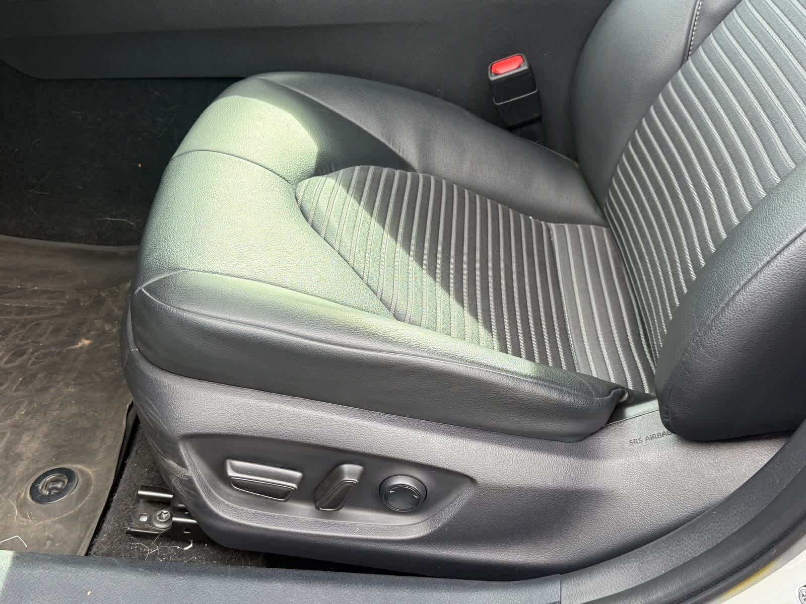 Thumbnail: 2022 Toyota Camry - 14