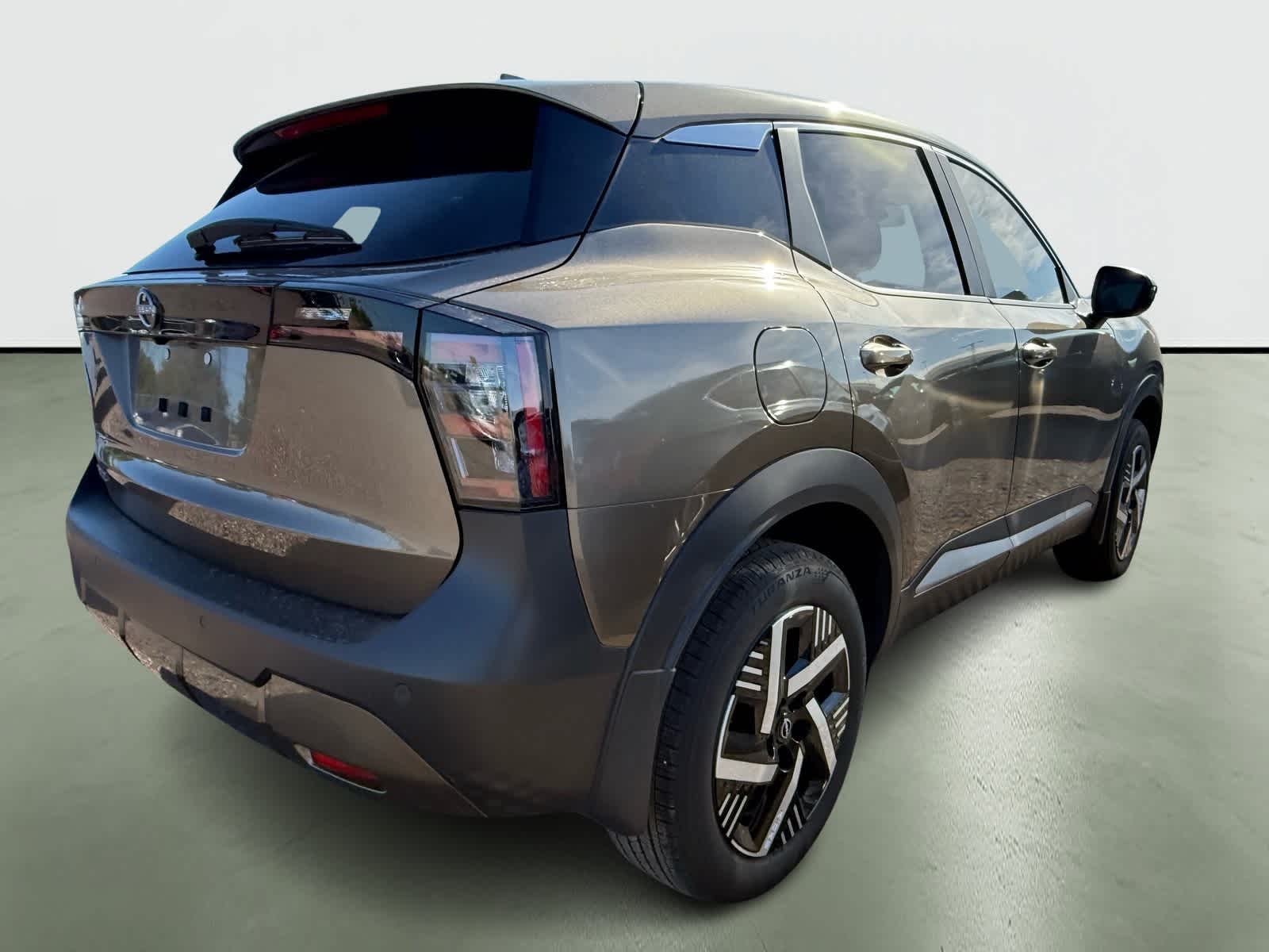 Thumbnail: 2025 Nissan Kicks - 5