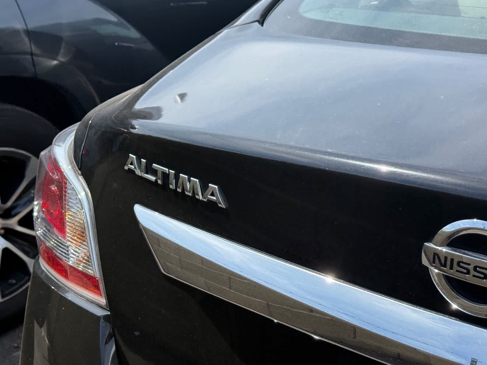 Thumbnail: 2015 Nissan Altima - 10