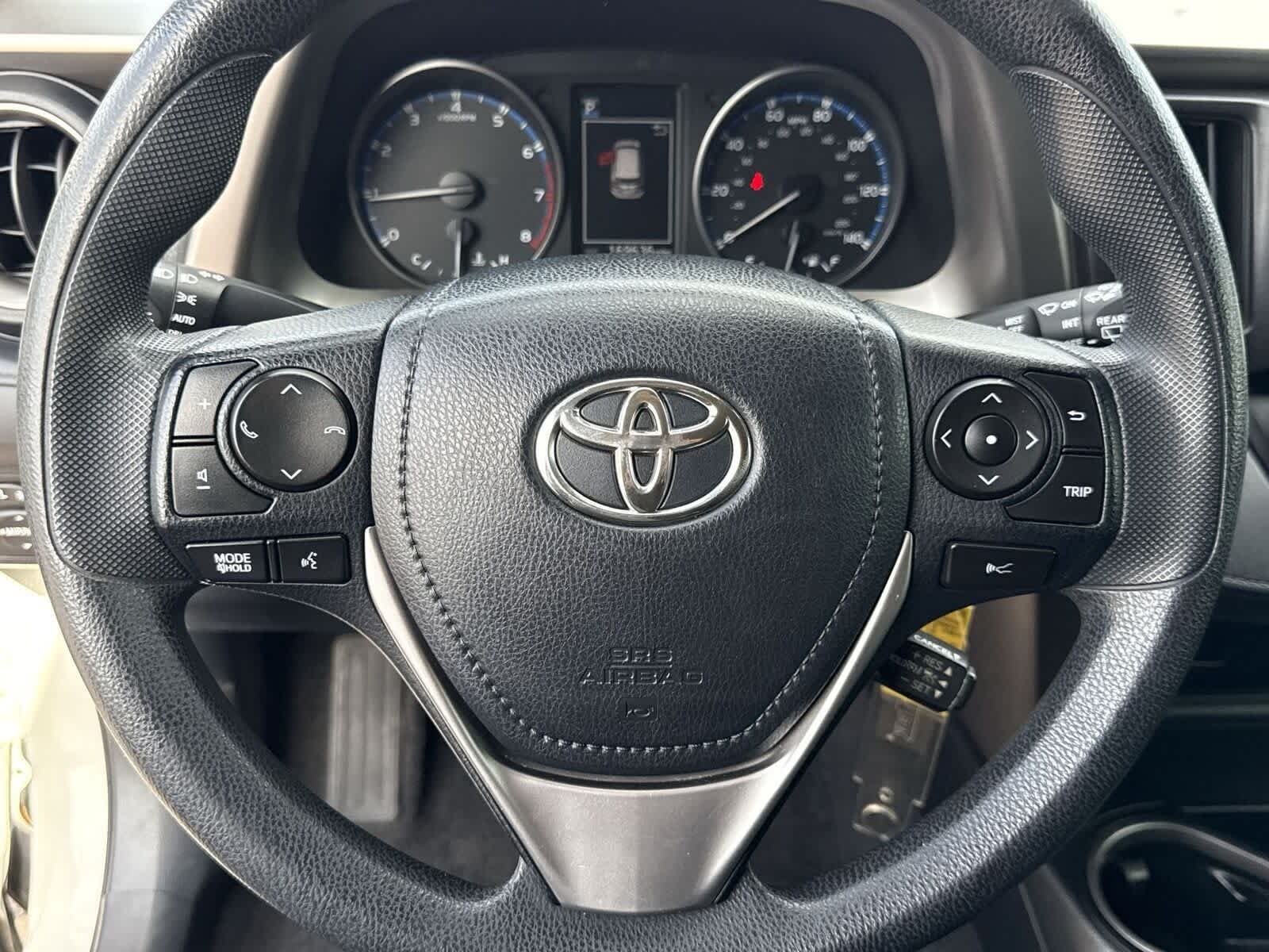 Thumbnail: 2018 Toyota RAV4 - 26