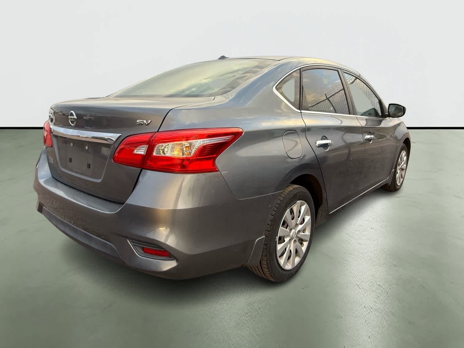 Thumbnail: 2016 Nissan Sentra - 4