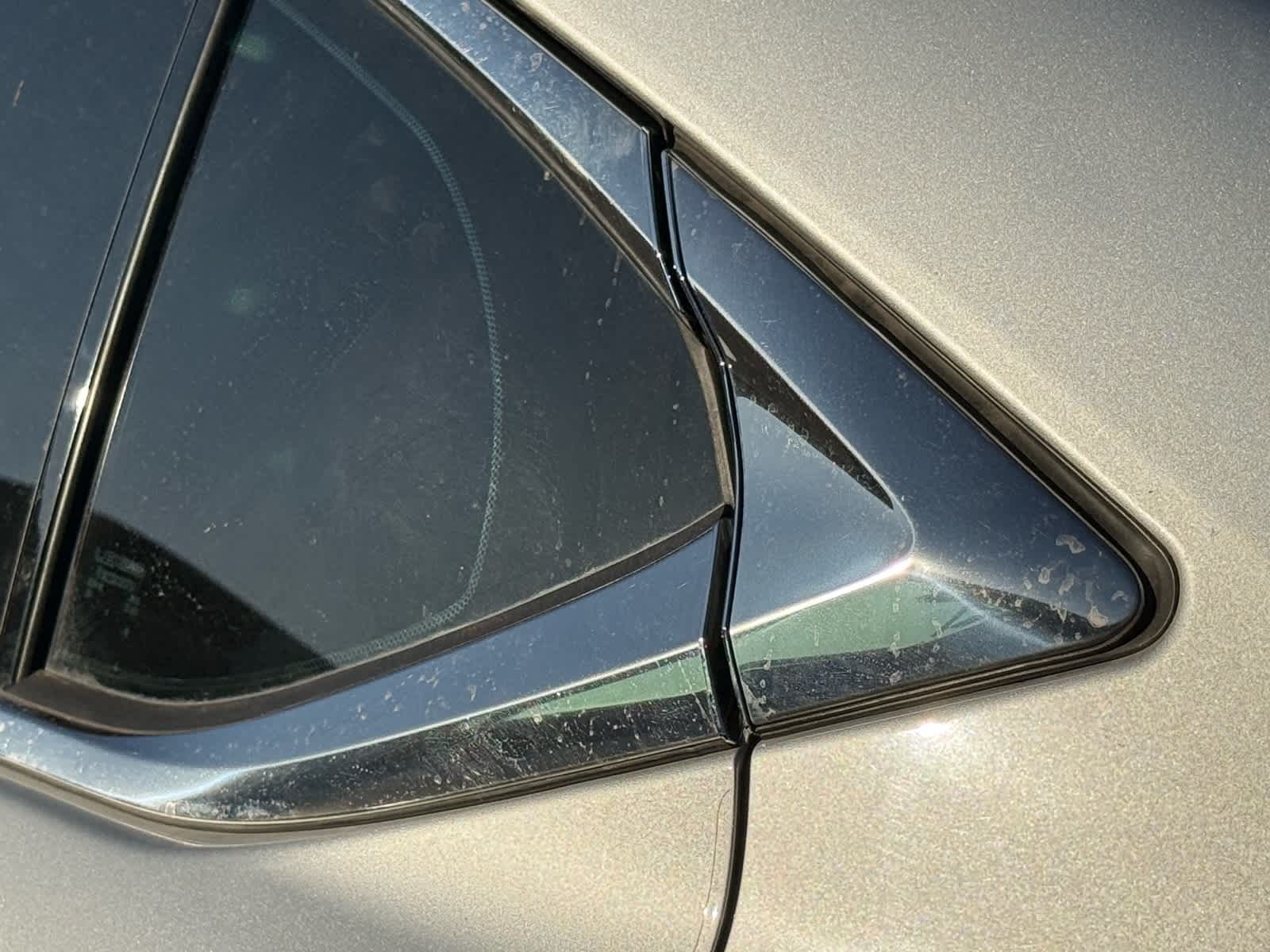 Thumbnail: 2020 Lexus ES - 15
