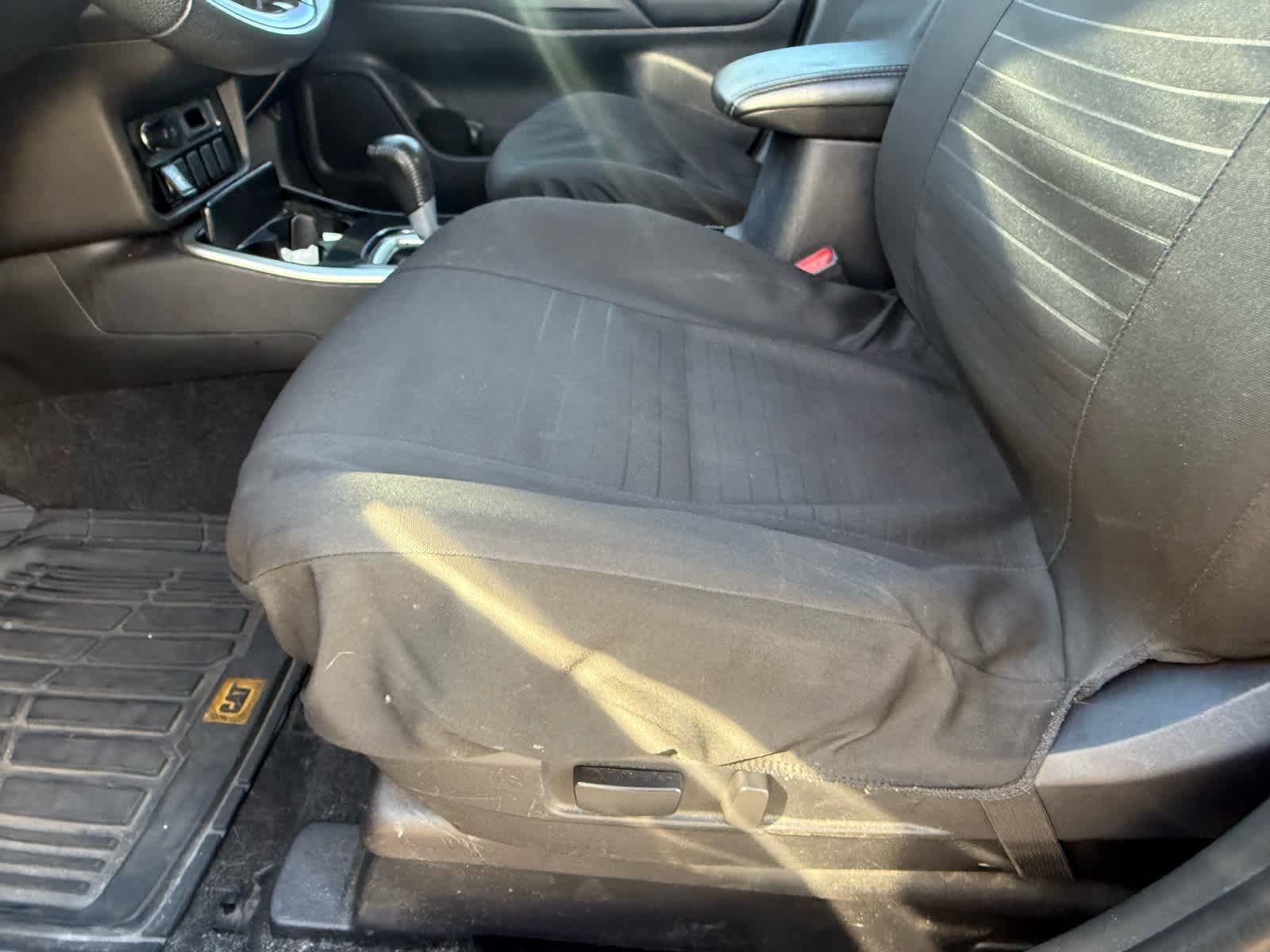 Thumbnail: 2019 Mitsubishi Outlander - 14