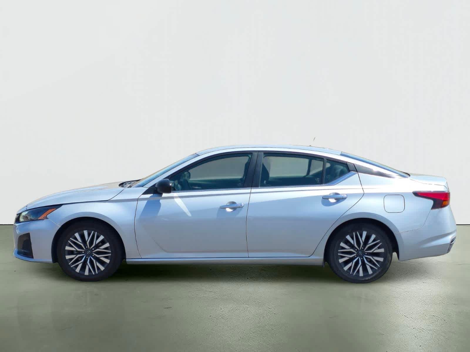 Thumbnail: 2024 Nissan Altima - 3