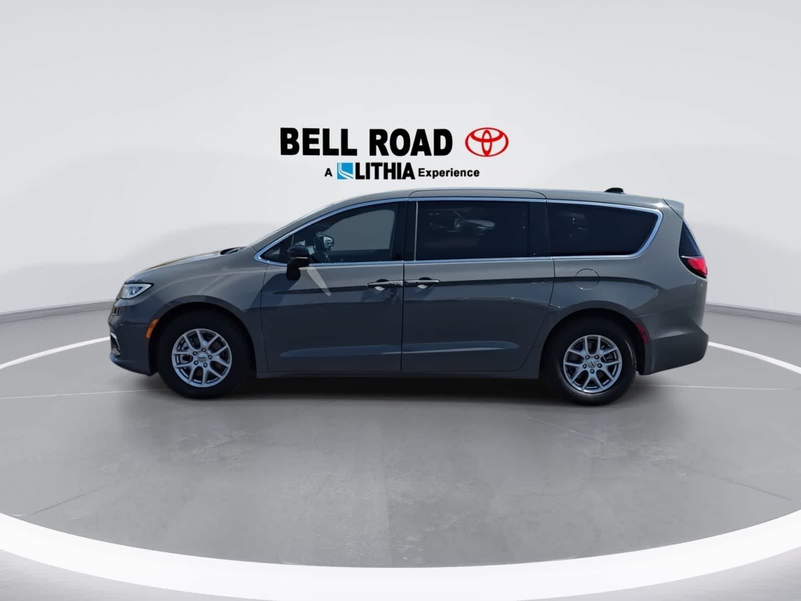 Thumbnail: 2025 Chrysler Pacifica - 5