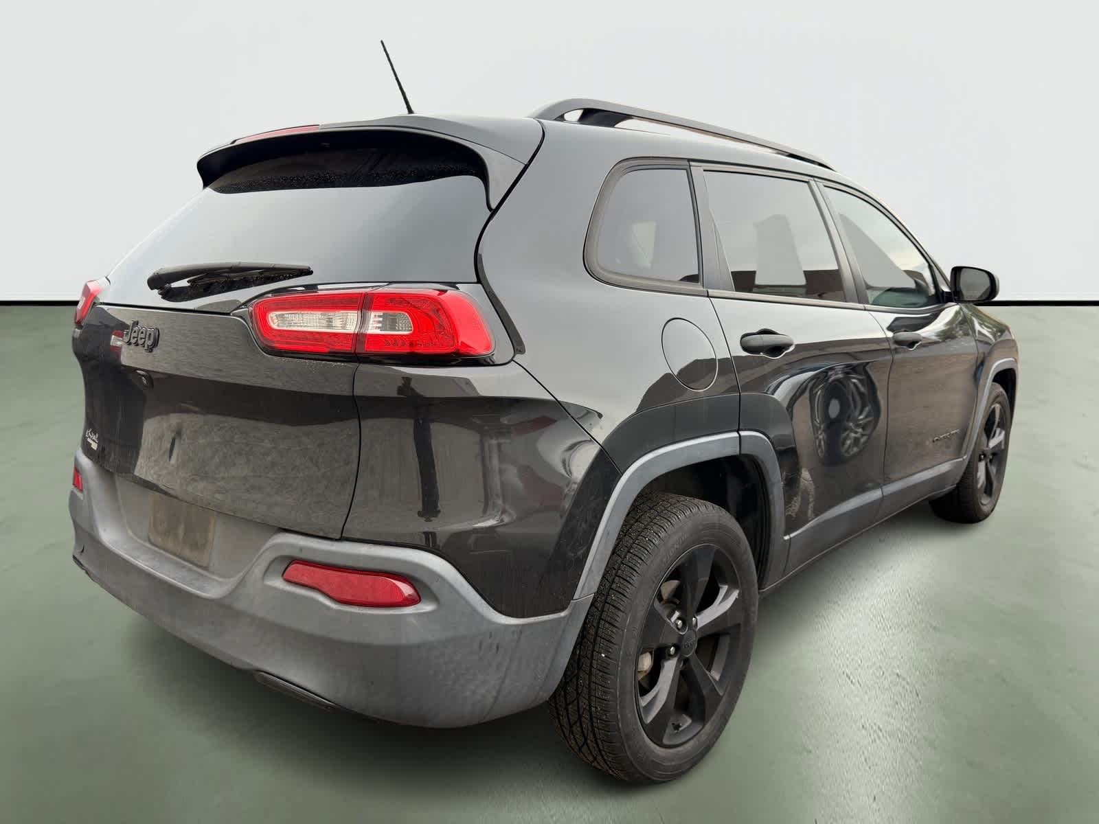 Thumbnail: 2016 Jeep Cherokee - 4