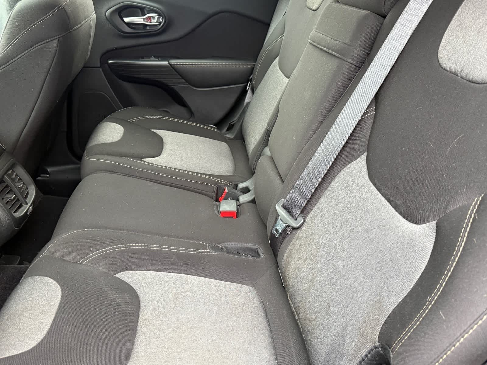 Thumbnail: 2016 Jeep Cherokee - 12