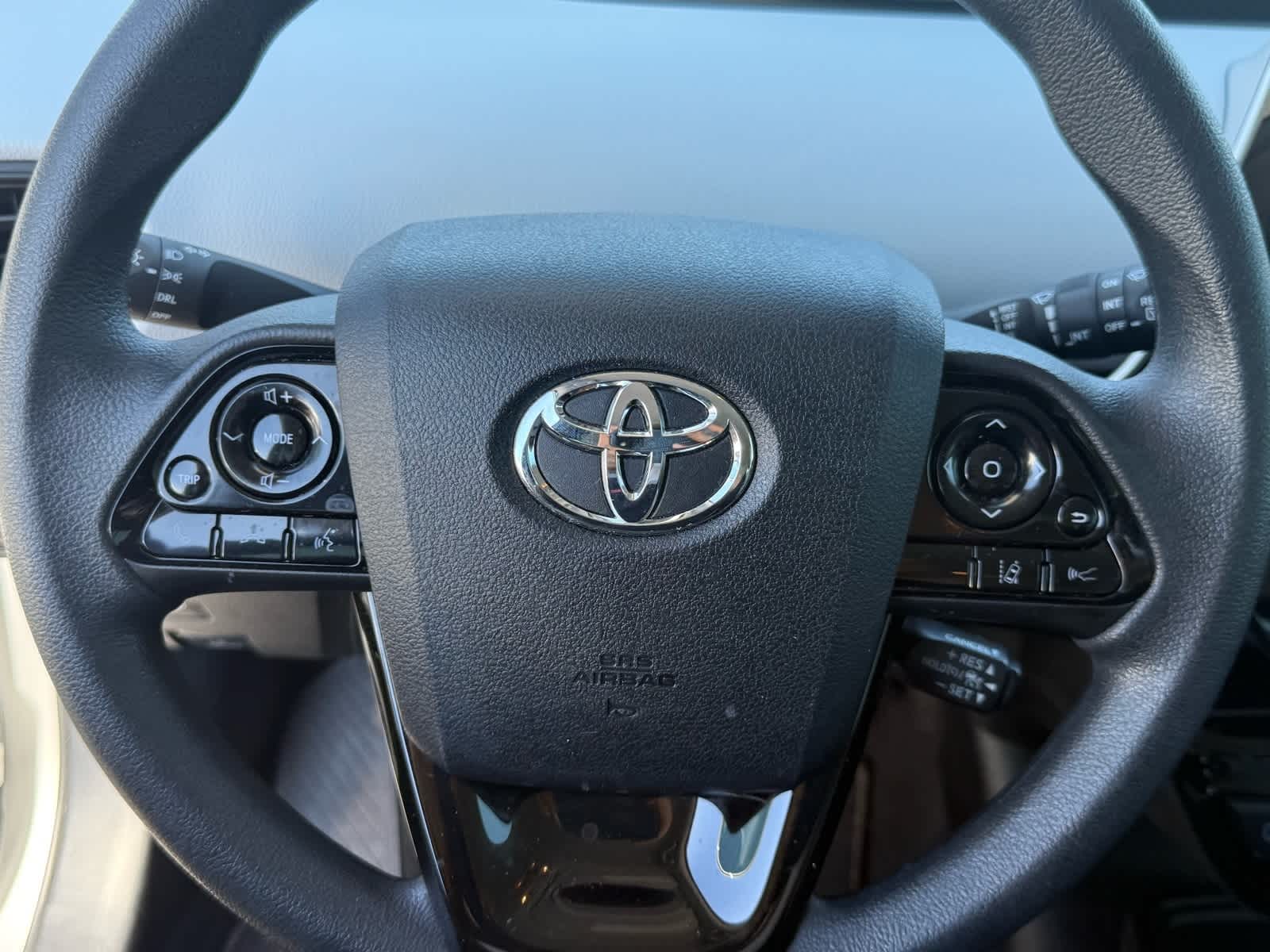 Thumbnail: 2022 Toyota Prius - 17